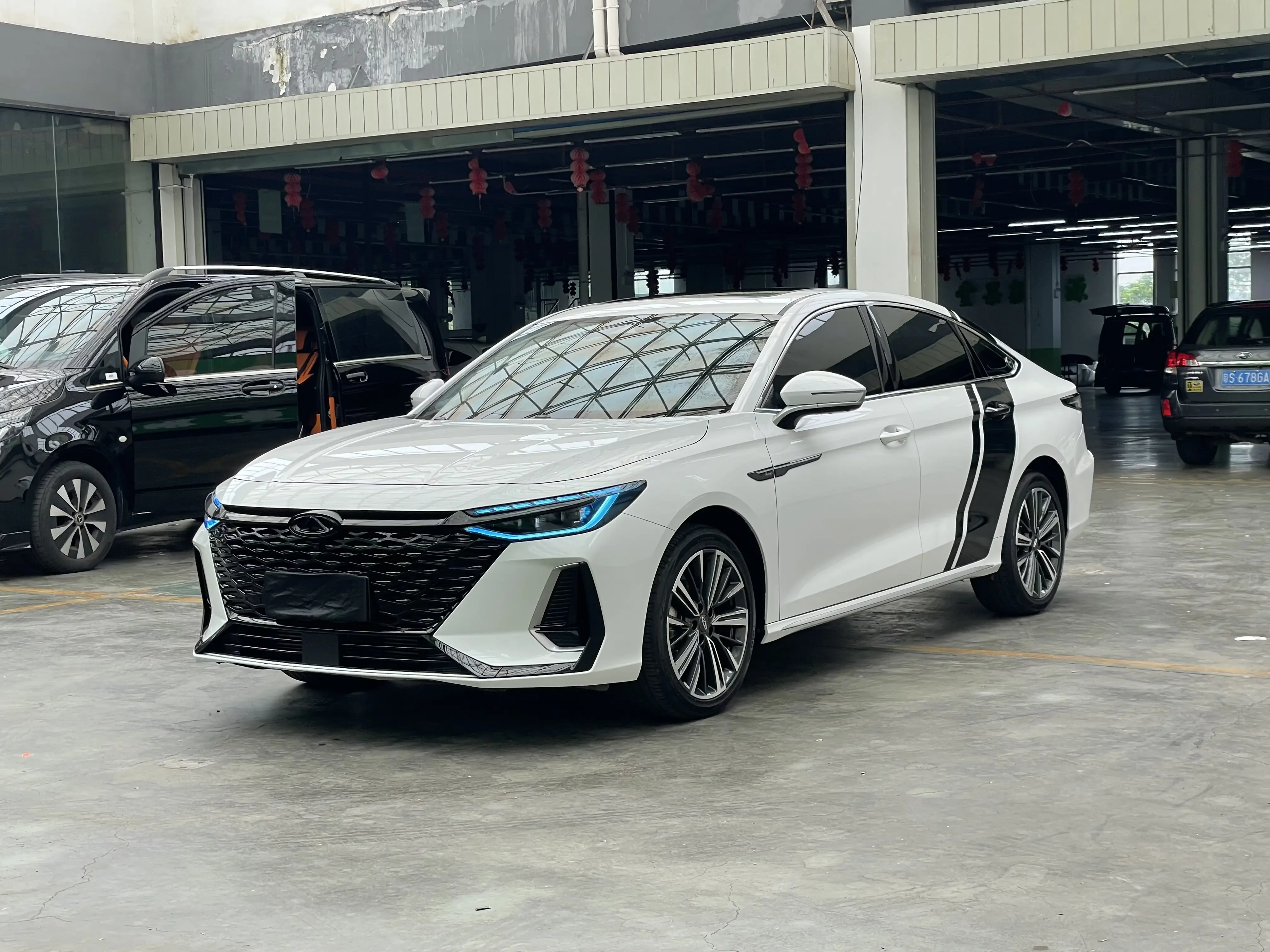 Chery Arrizo 8