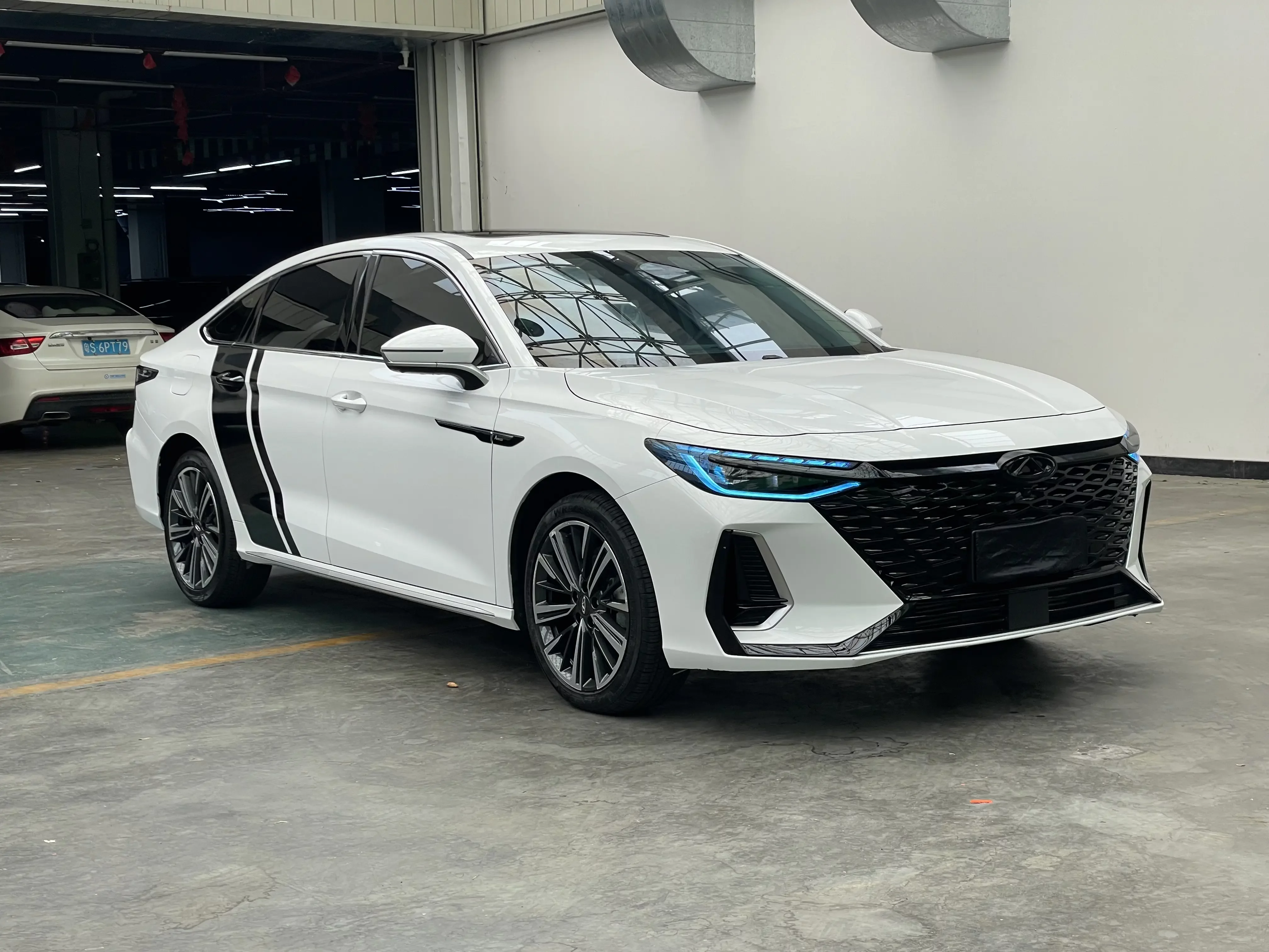 Chery Arrizo 8