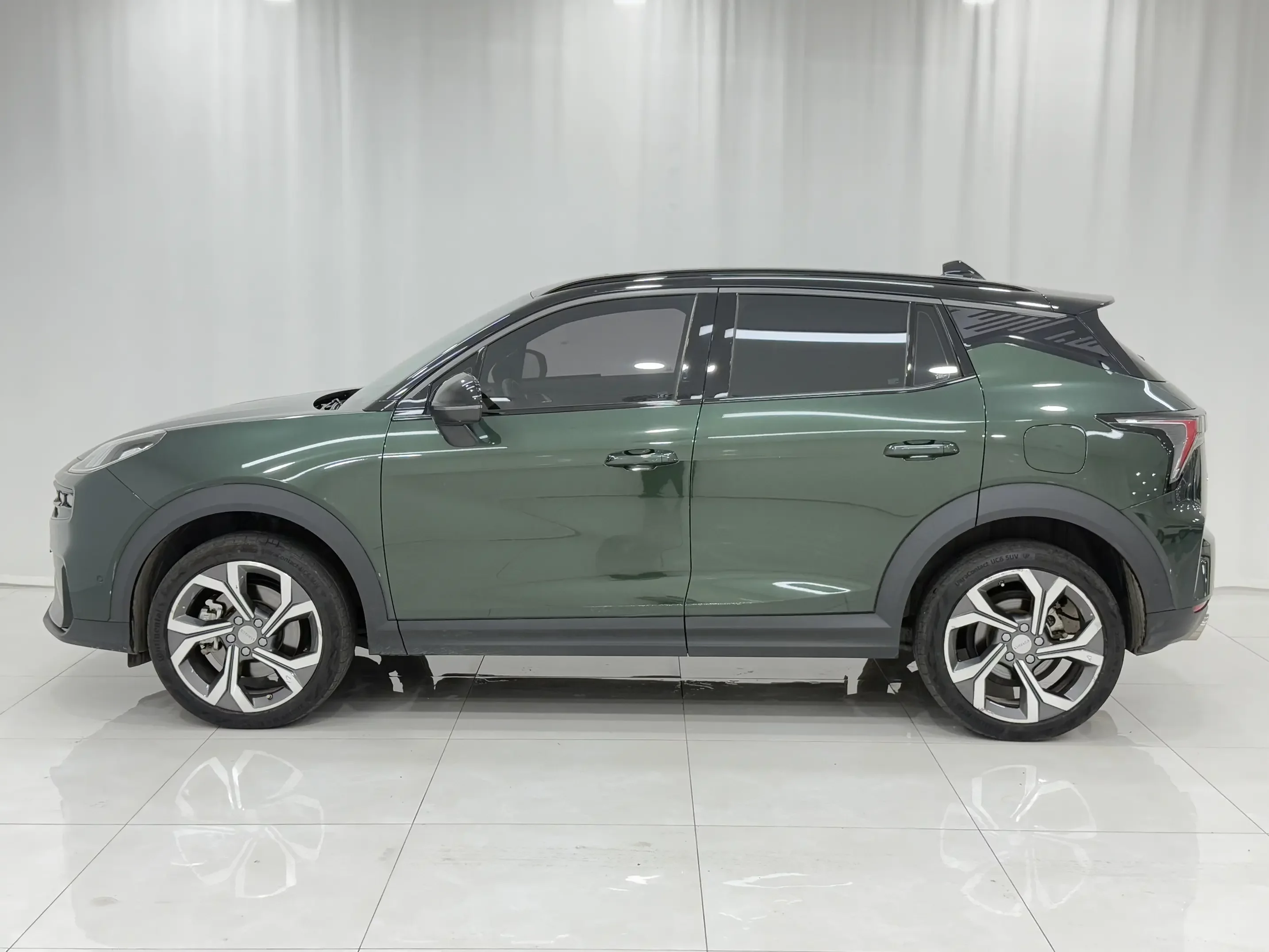 Lynk & Co 06