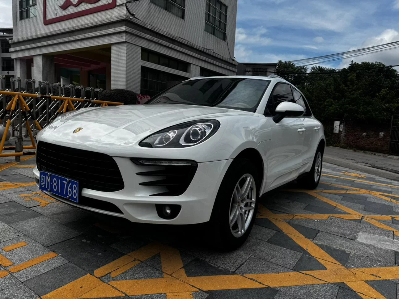 Porsche Macan  из Китая
