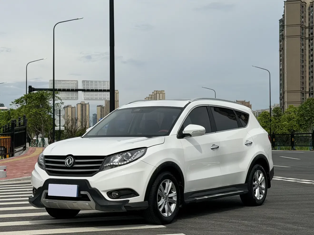 Dongfeng Fengon 580