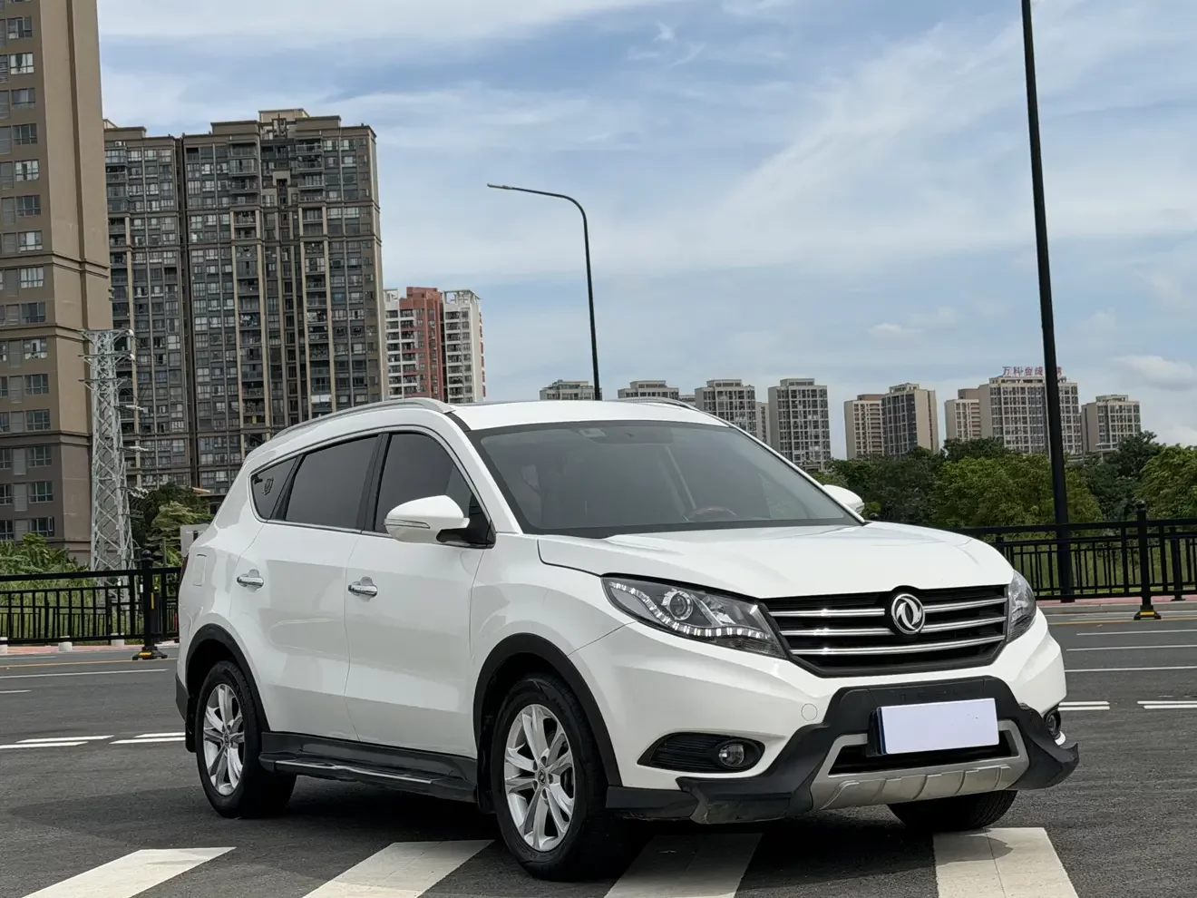 Dongfeng Fengon 580
