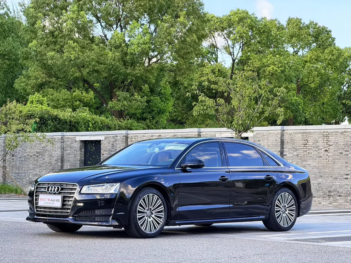 Audi A8  из Китая