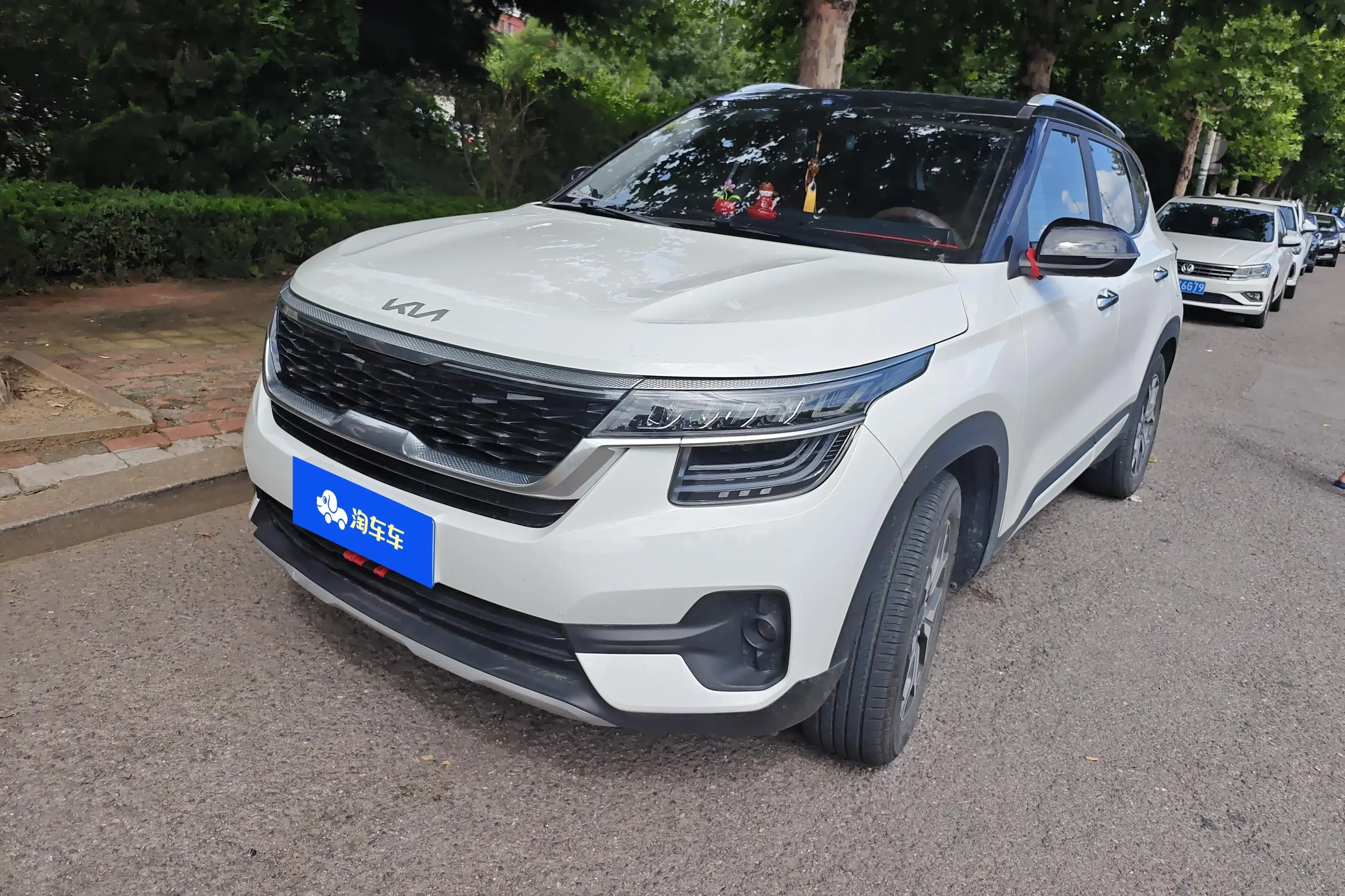 Kia Run proudly