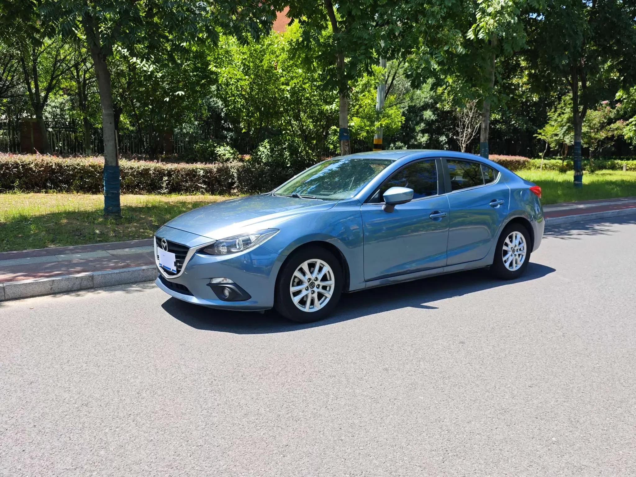 Mazda Axela (3)