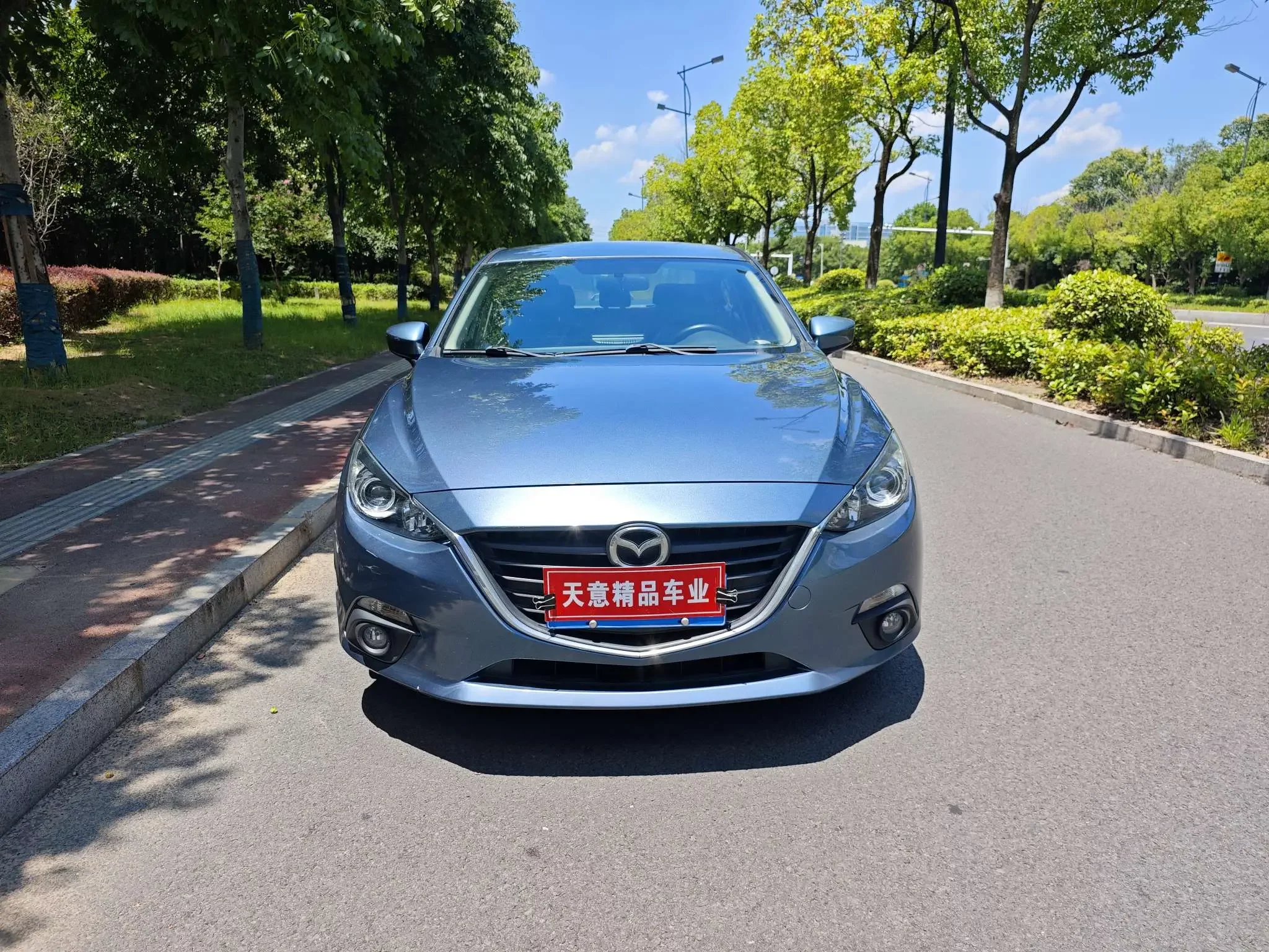 Mazda Axela (3)