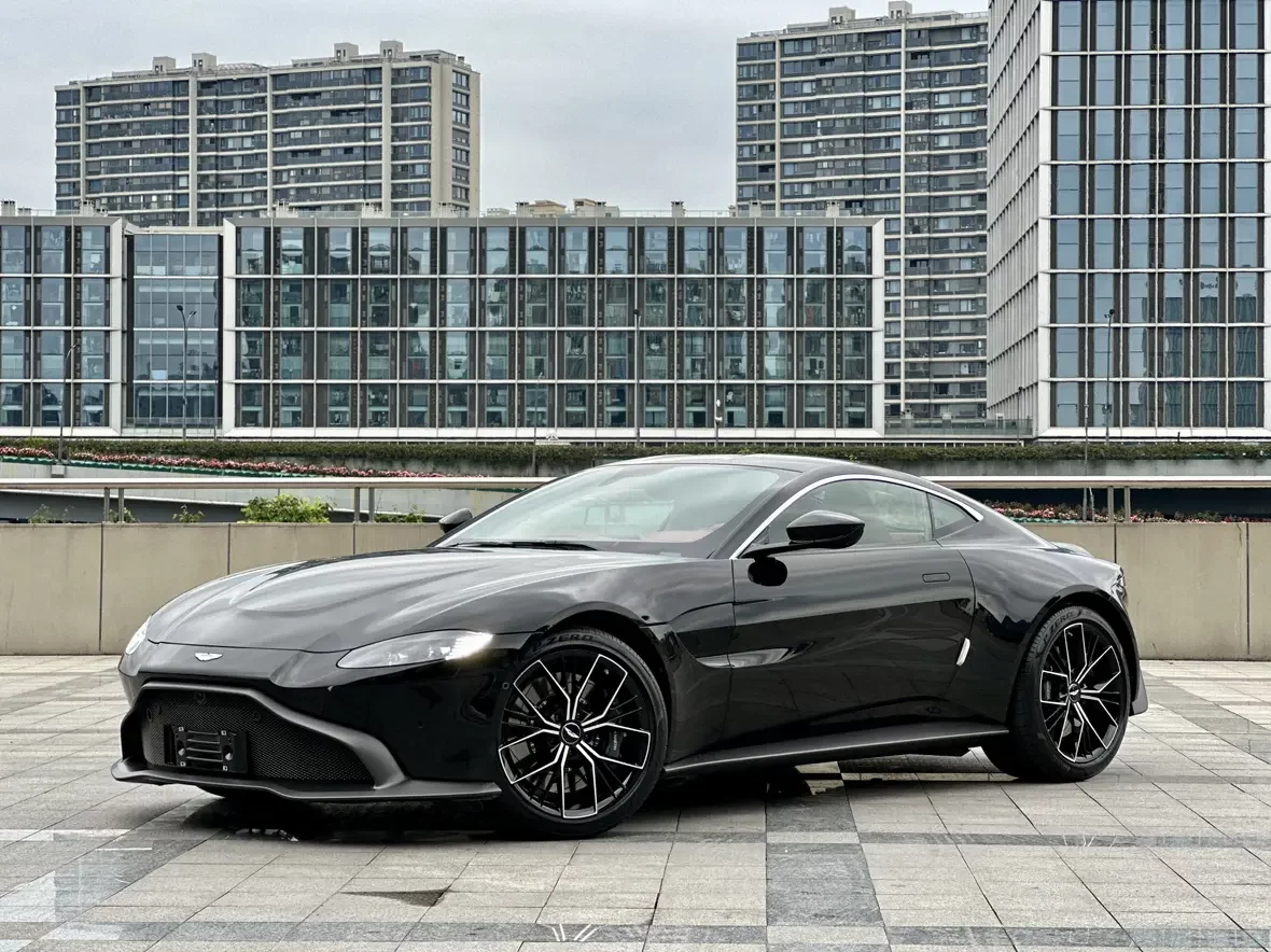 Aston Martin Vantage