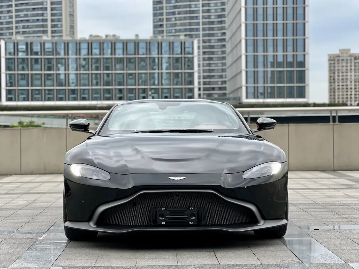 Aston Martin Vantage