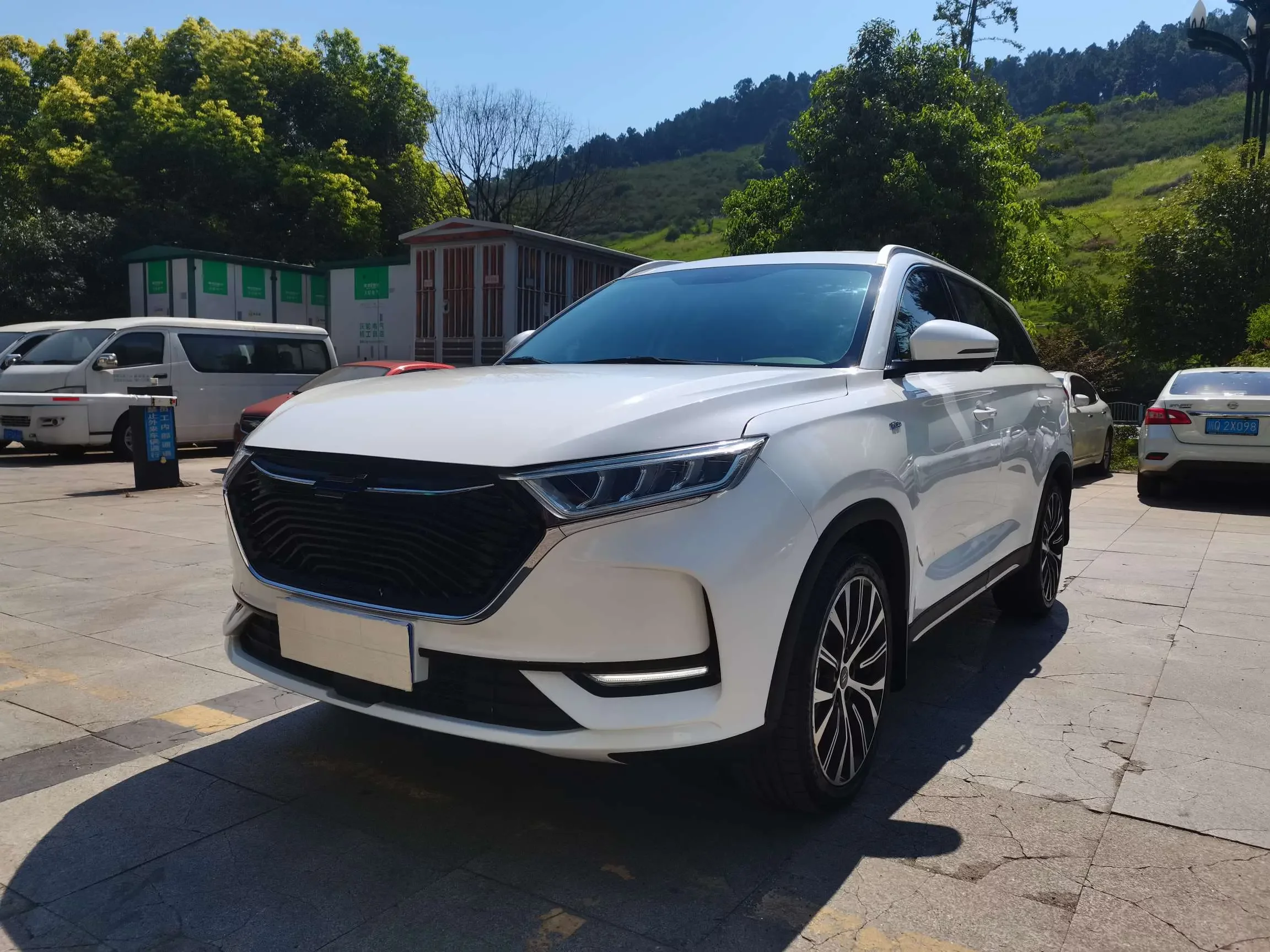 Oshan Changan Auchan X7