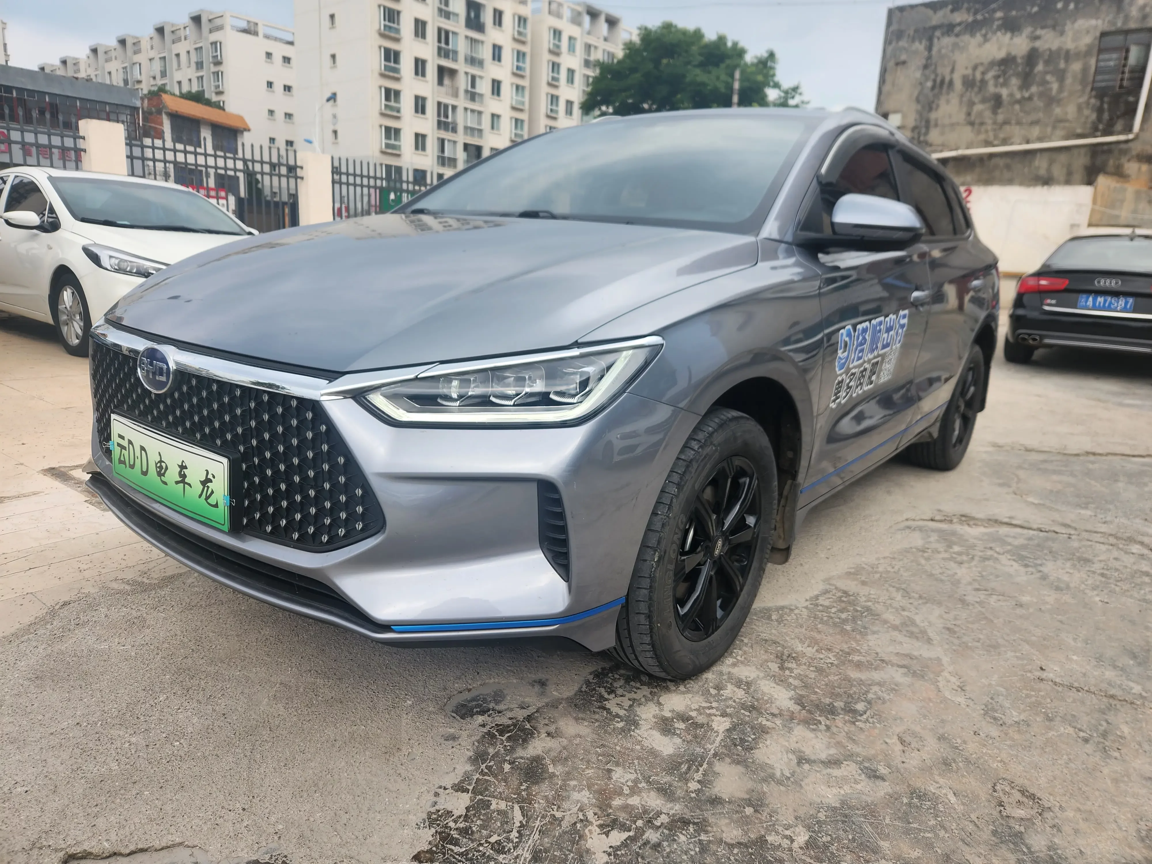 BYD e2
