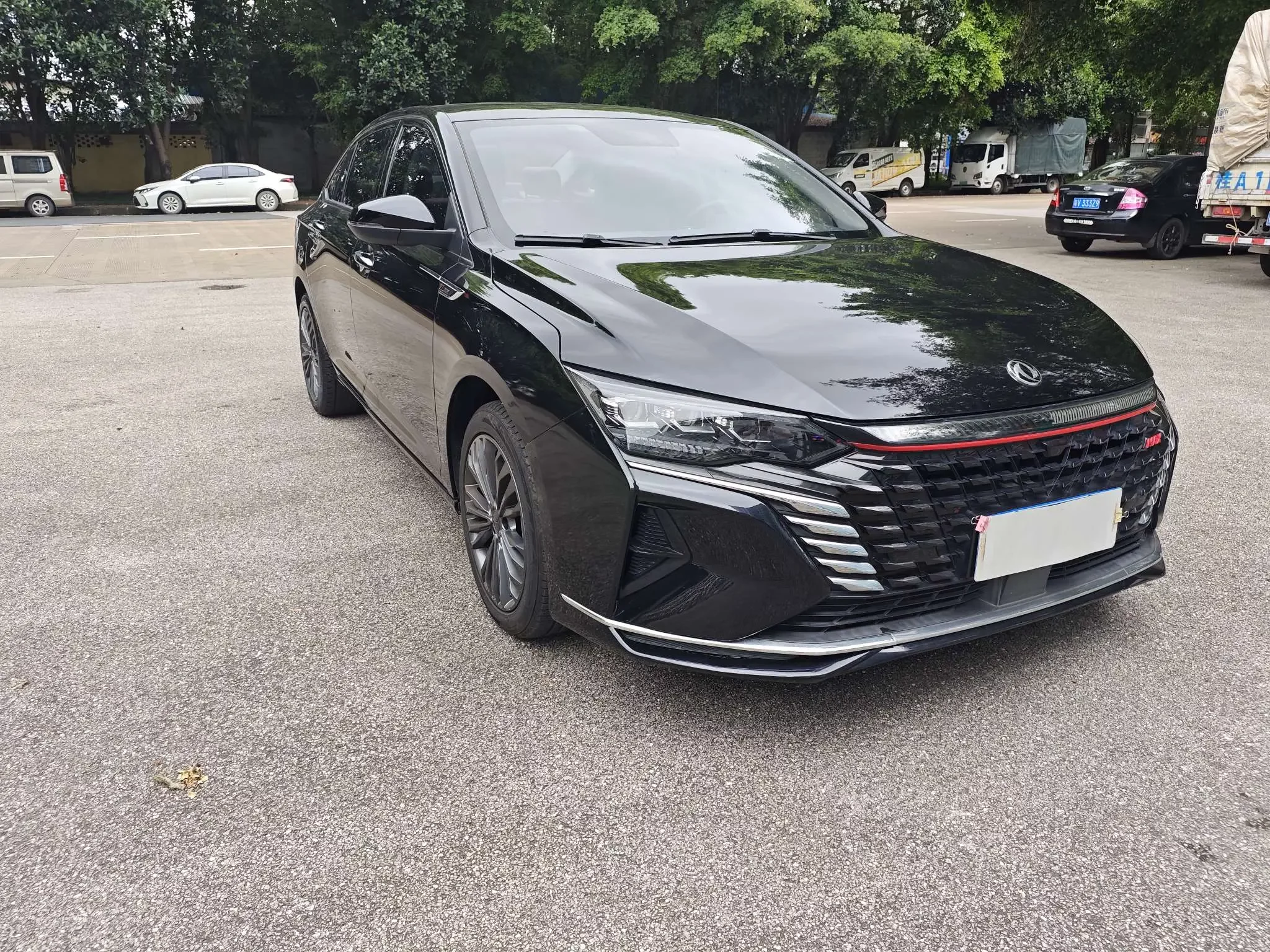 Dongfeng Yixuan MAX