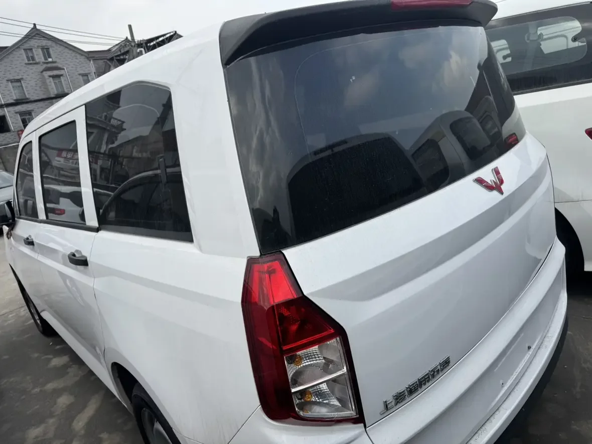 Wuling Hongguang PLUS
