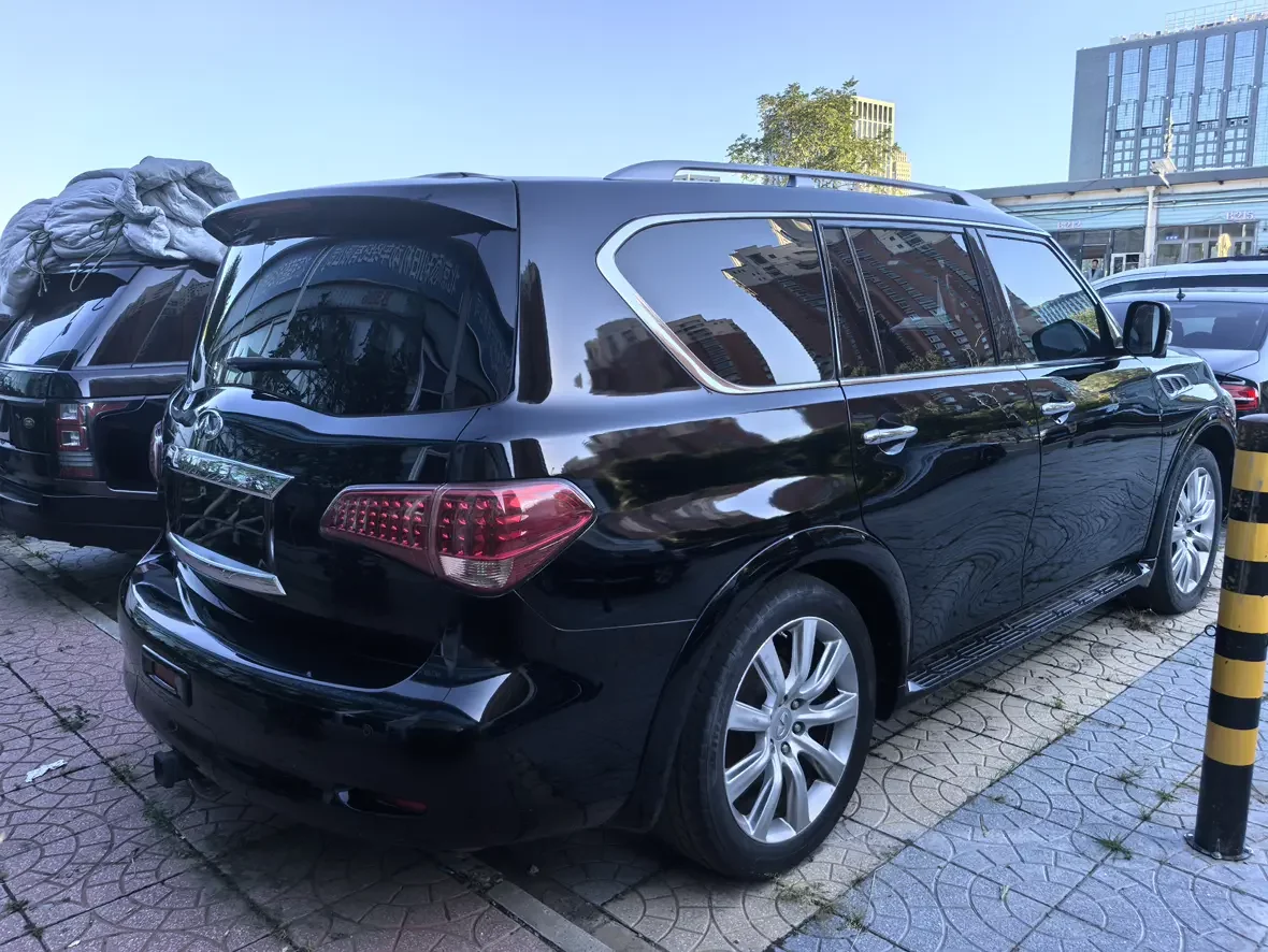Infiniti QX