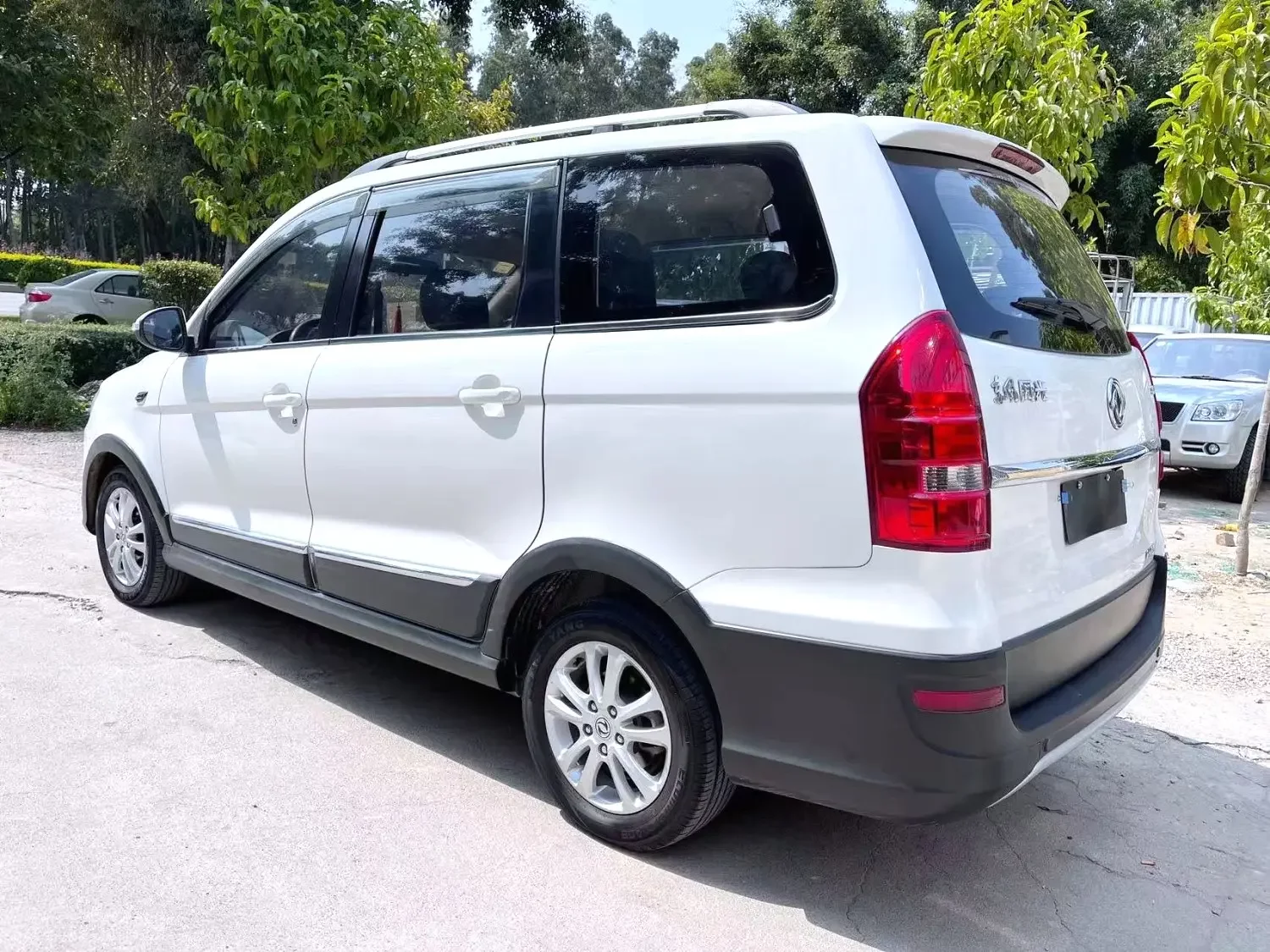 Dongfeng Fengon 360