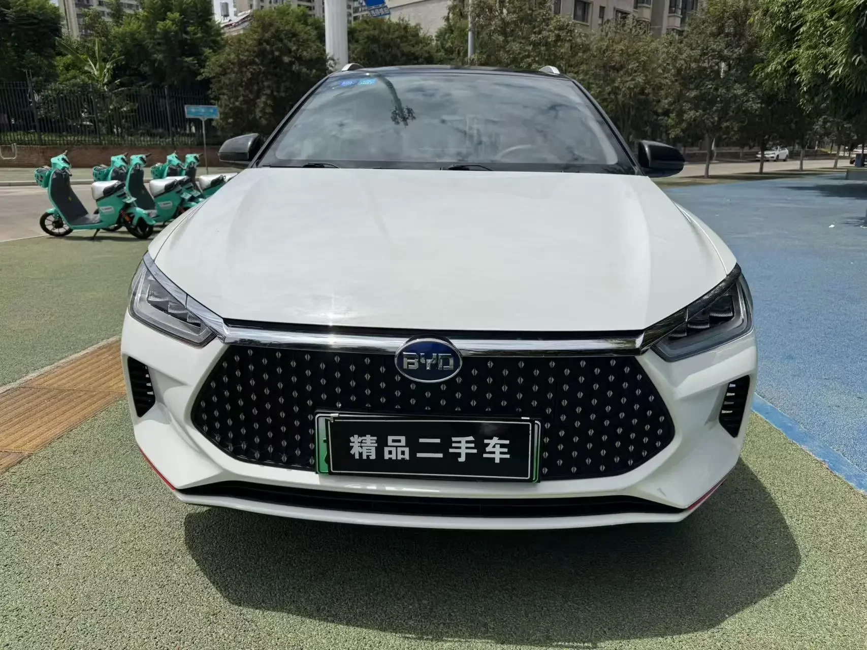 BYD e2