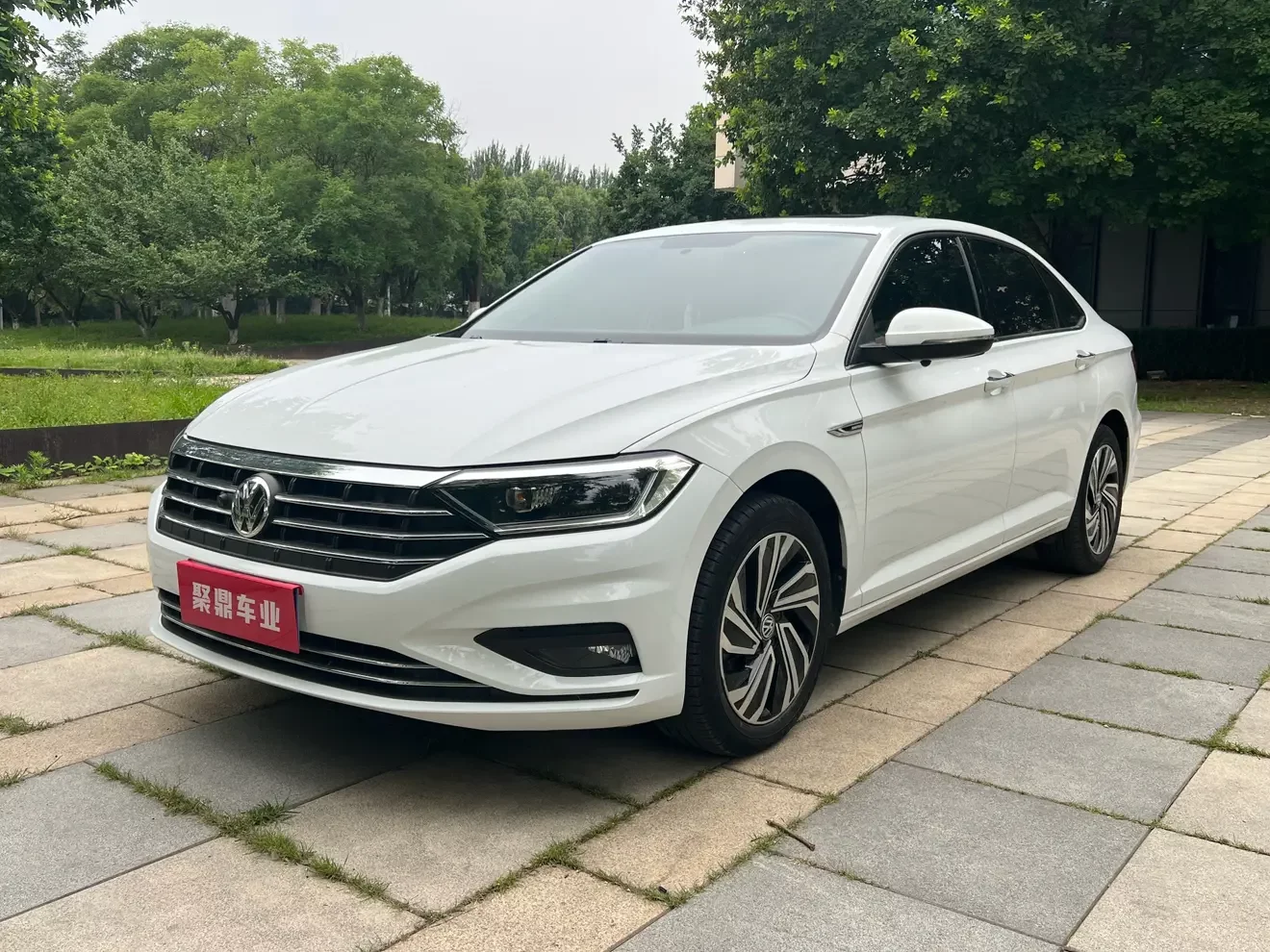 Volkswagen Sagitar