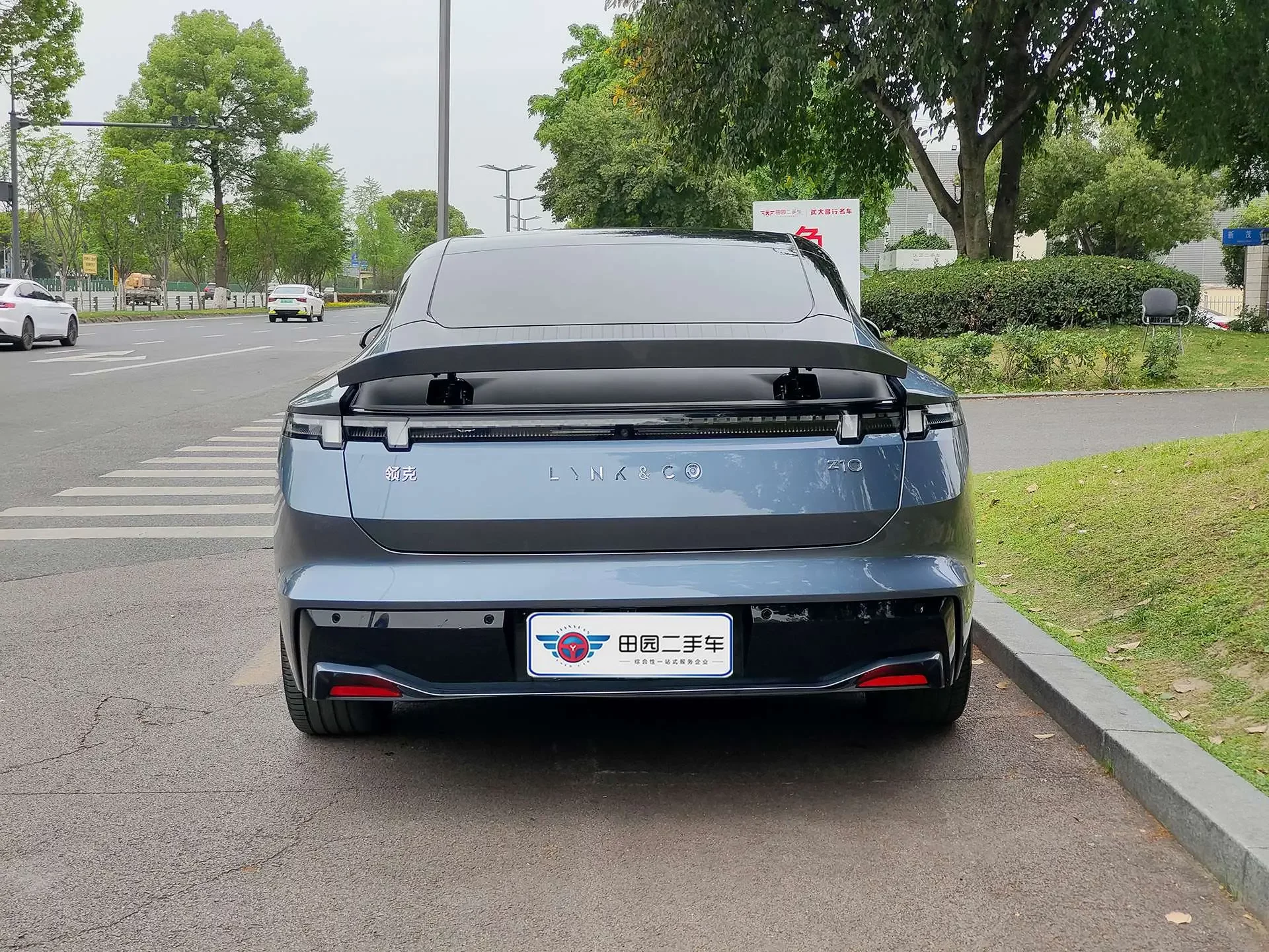Lynk & Co Z10