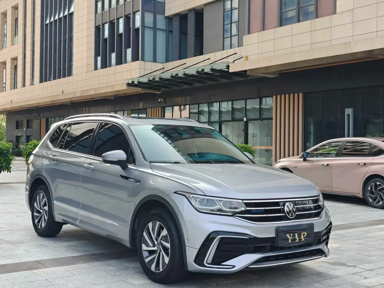 Volkswagen Tiguan L PHEV