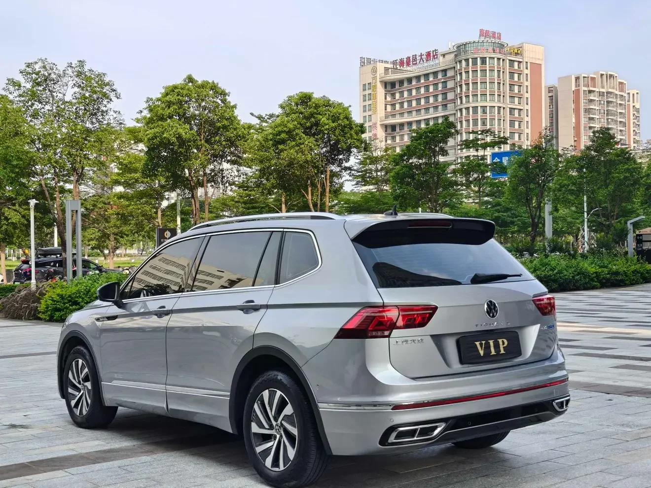 Volkswagen Tiguan L PHEV