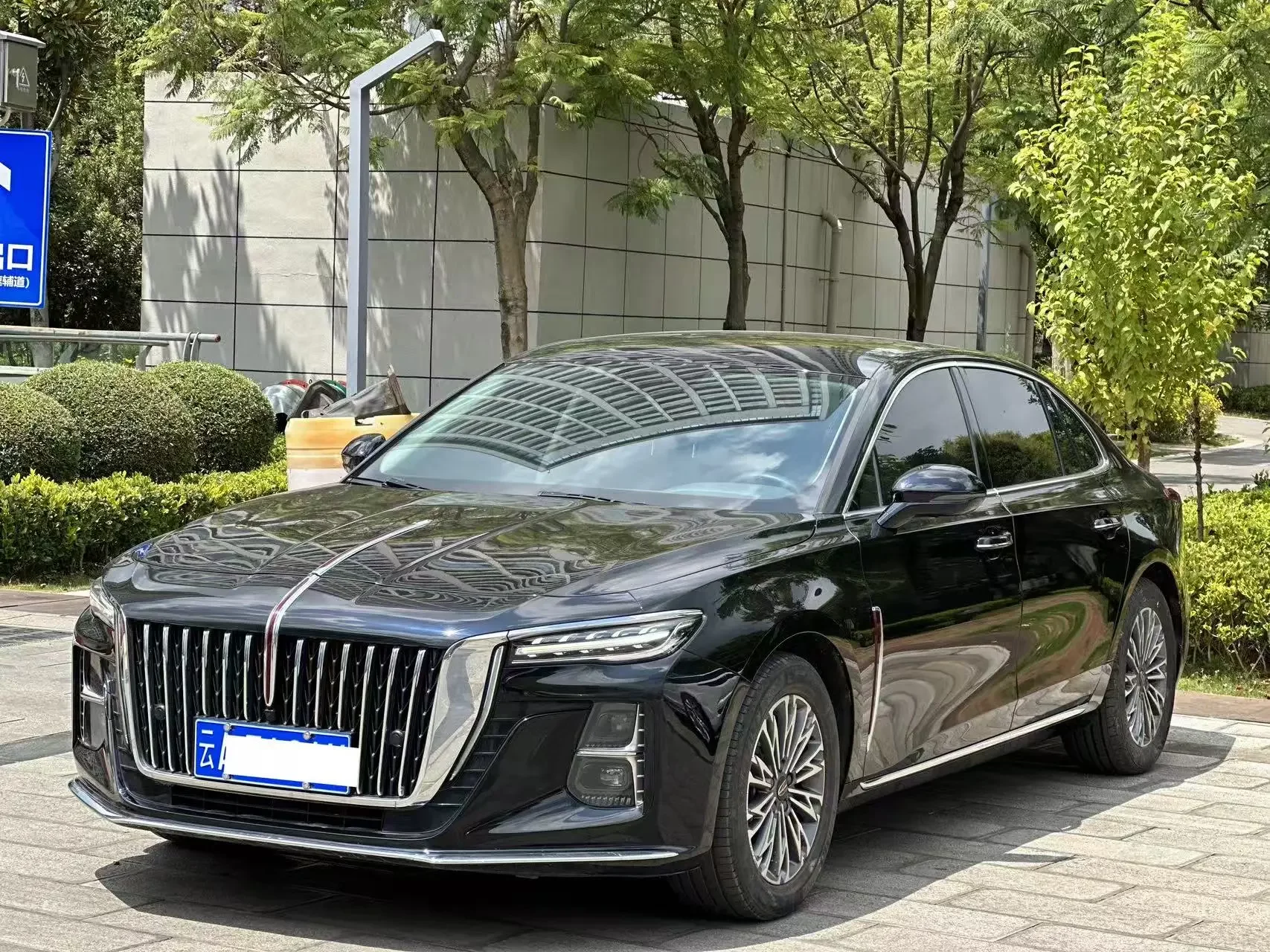 Hongqi H5