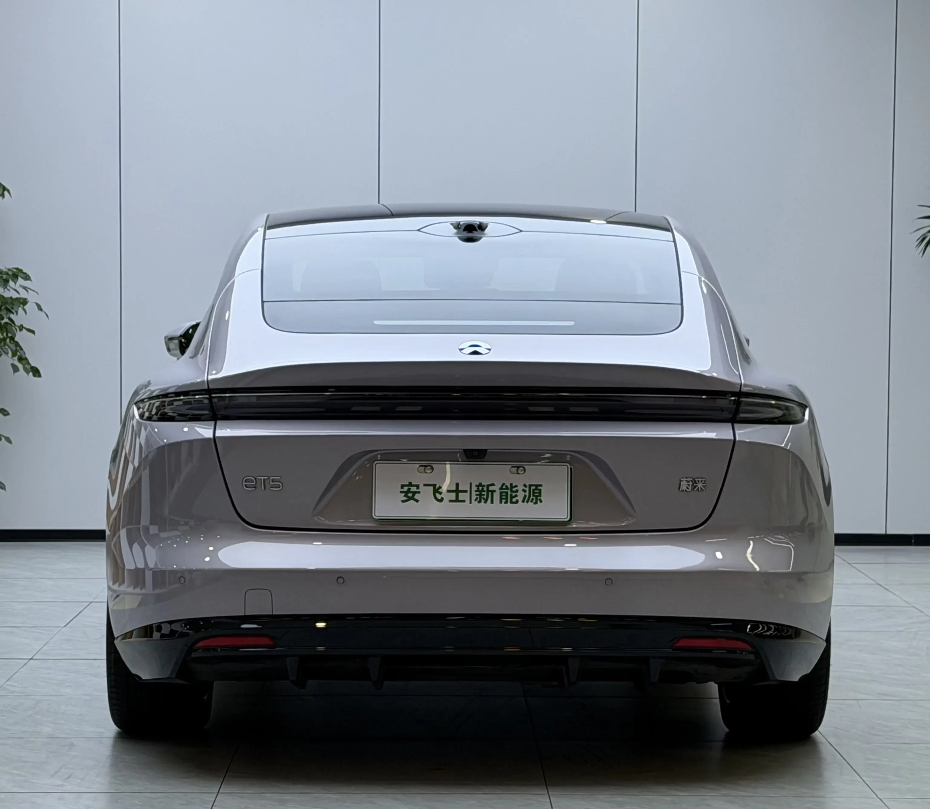 NIO ET5