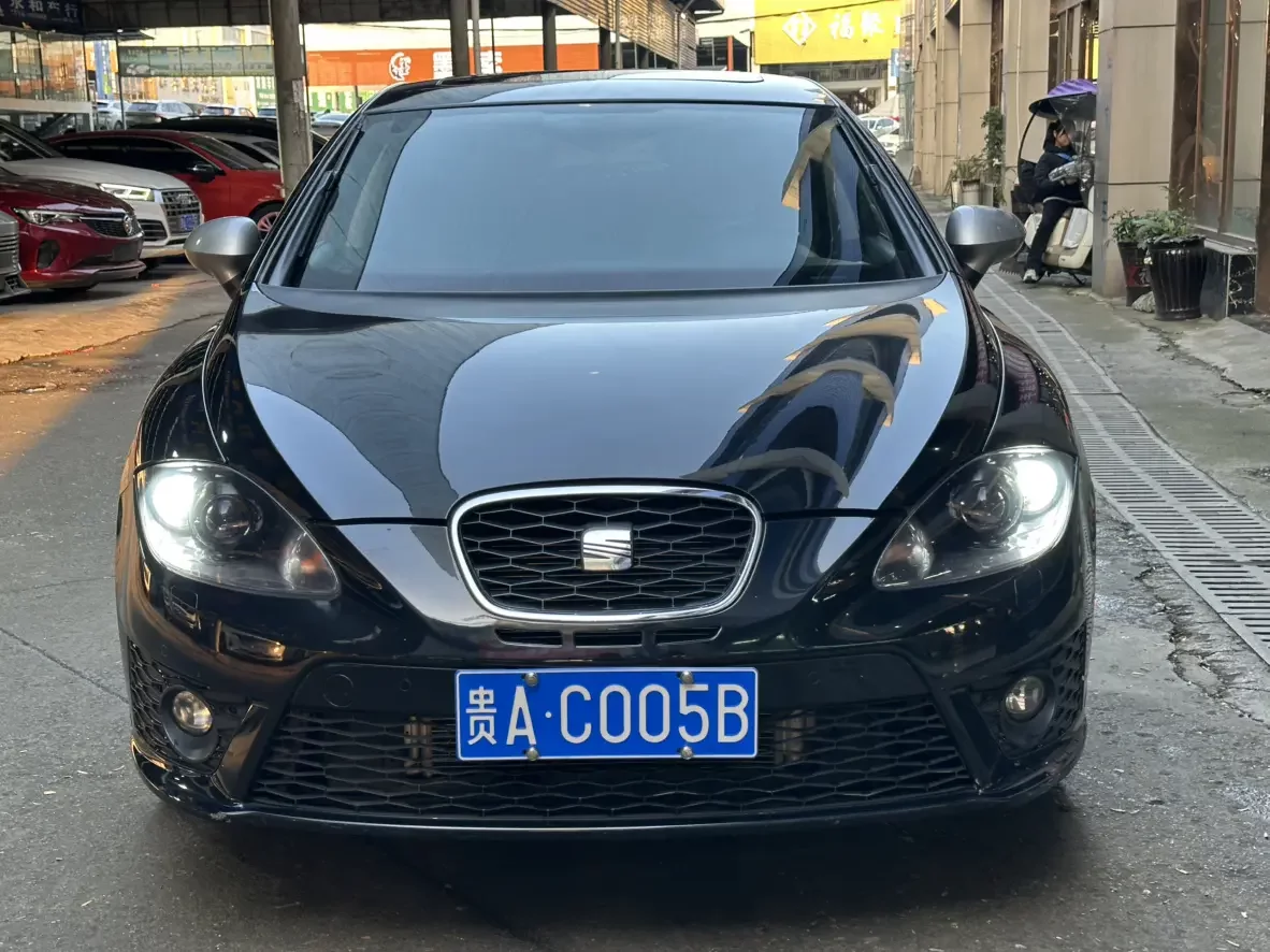 SEAT LEON  из Китая