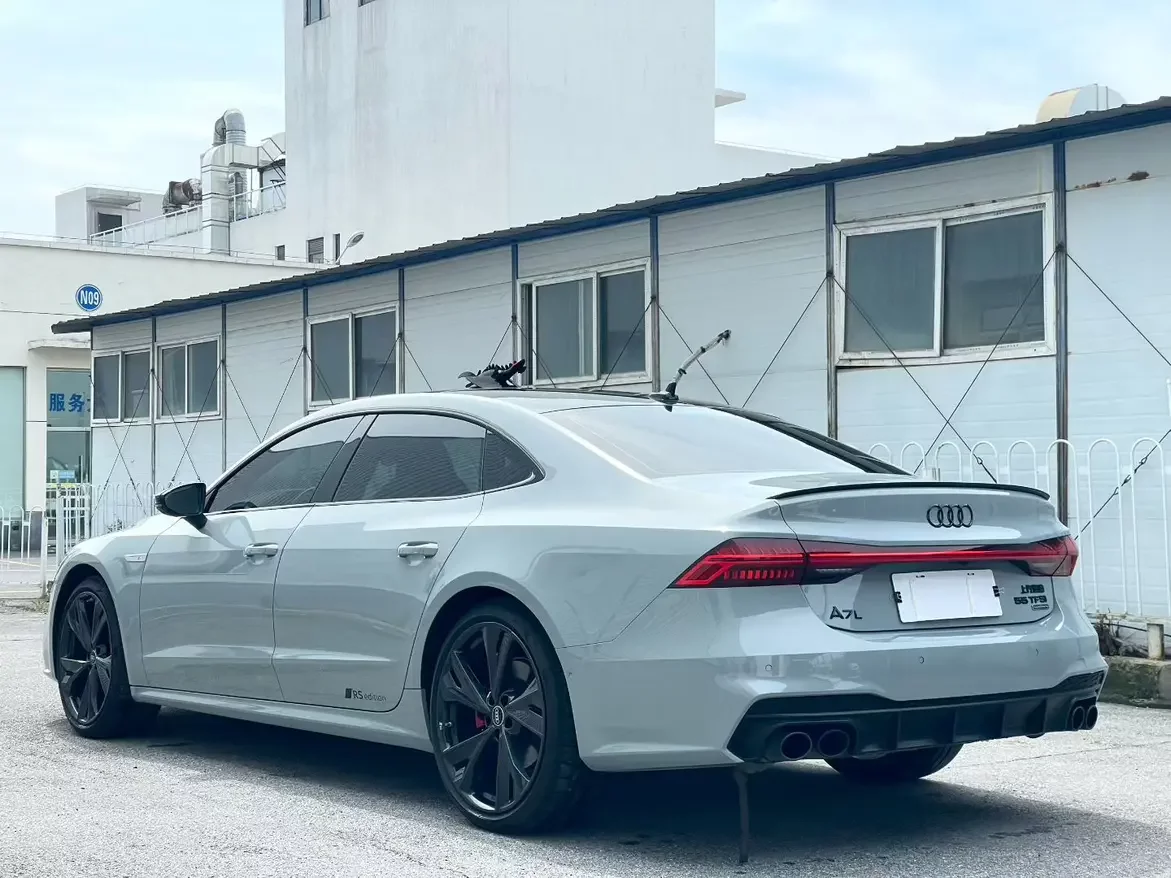 Audi A7L