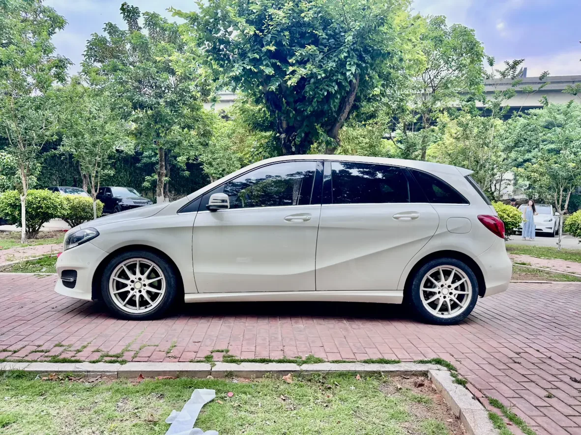 Mercedes-Benz B Class