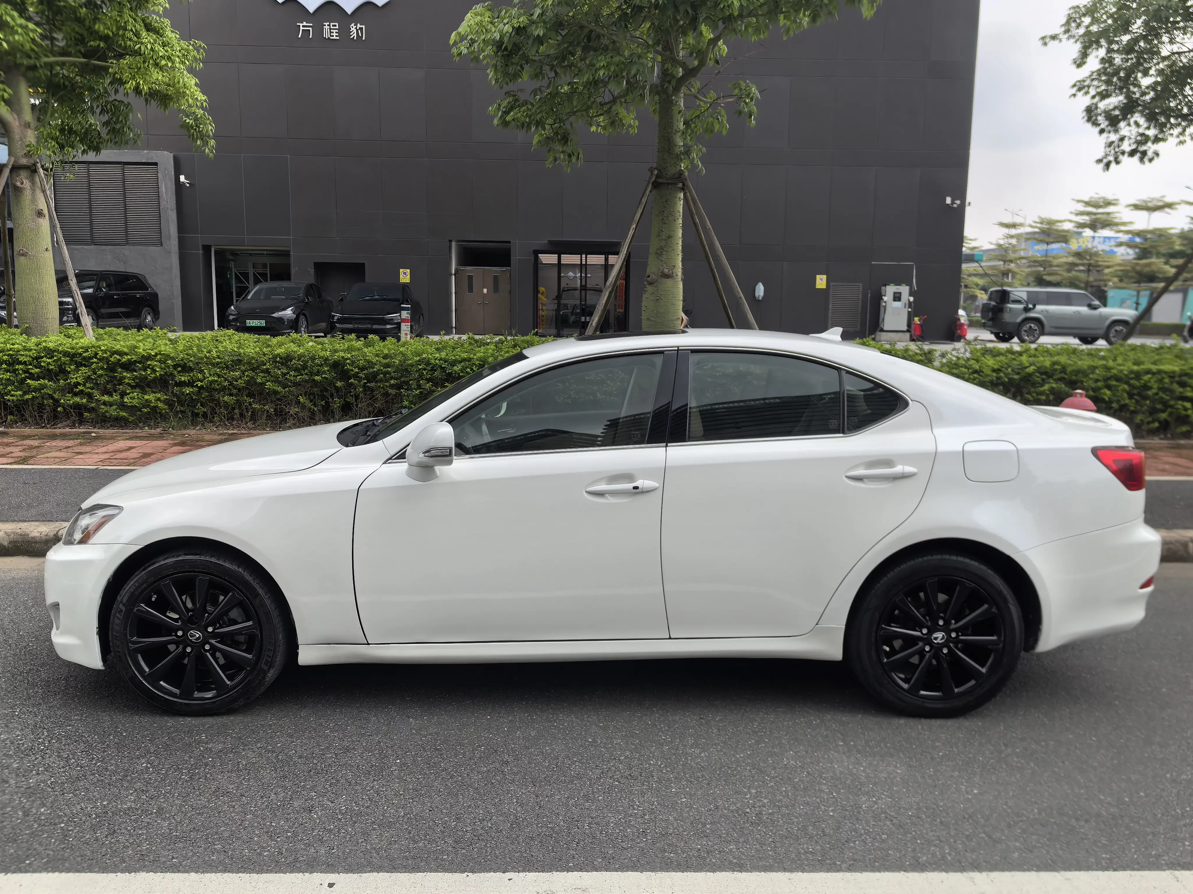 Lexus IS