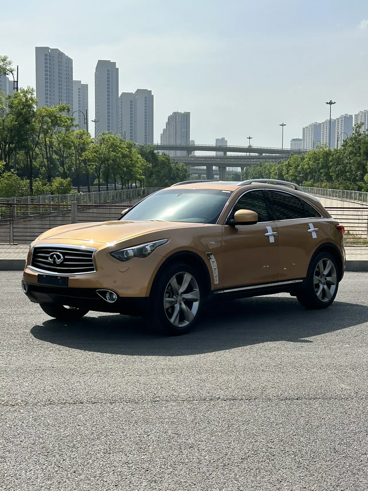 Infiniti QX70  из Китая