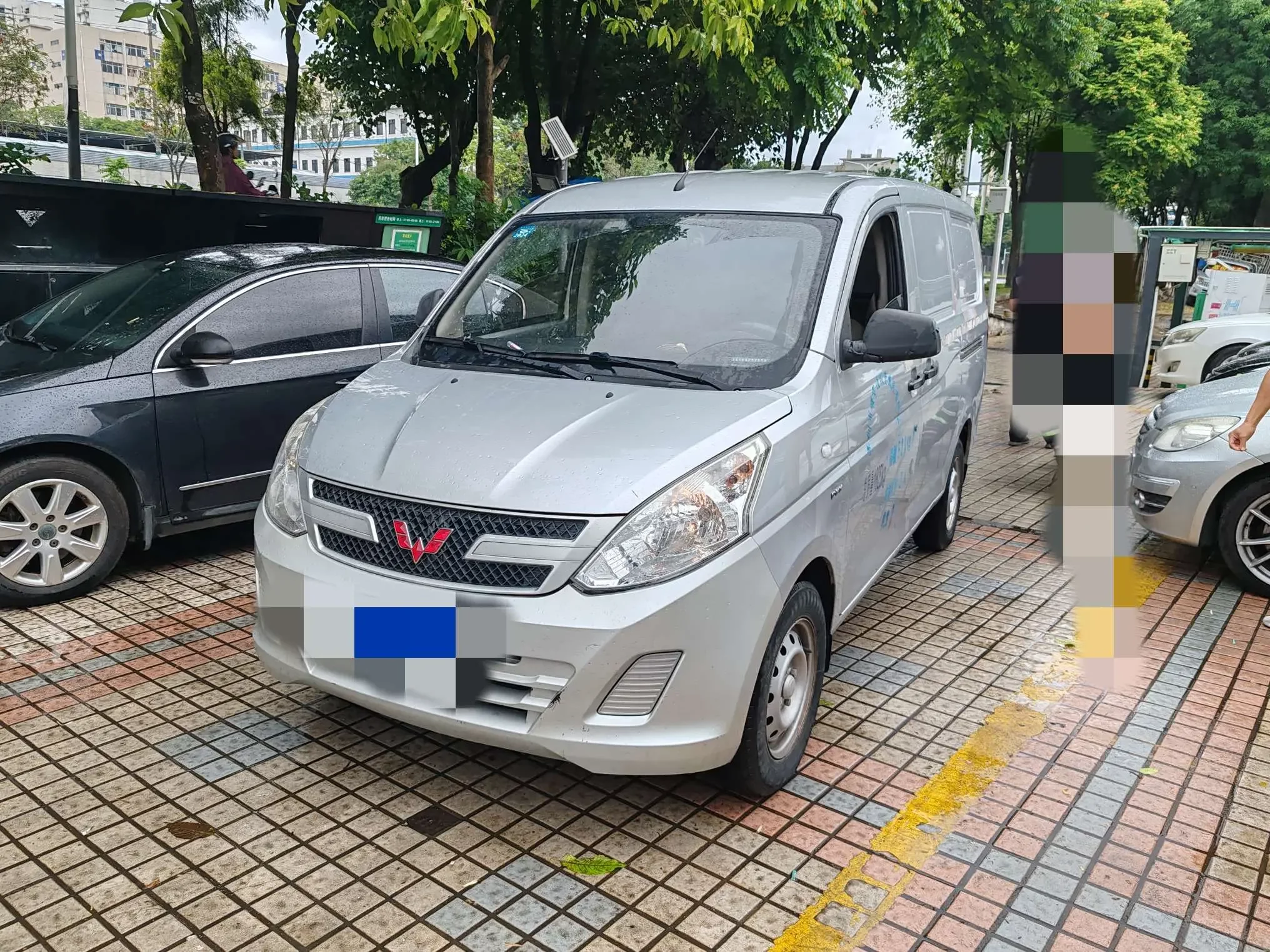 Wuling Rongguang V
