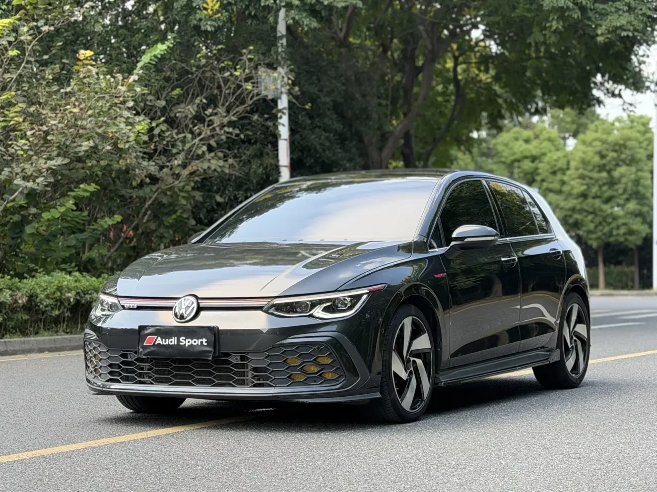VOLKSWAGEN GOLF GTI