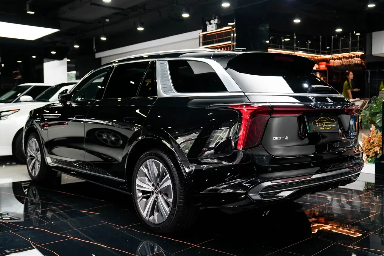 Hongqi E-HS9