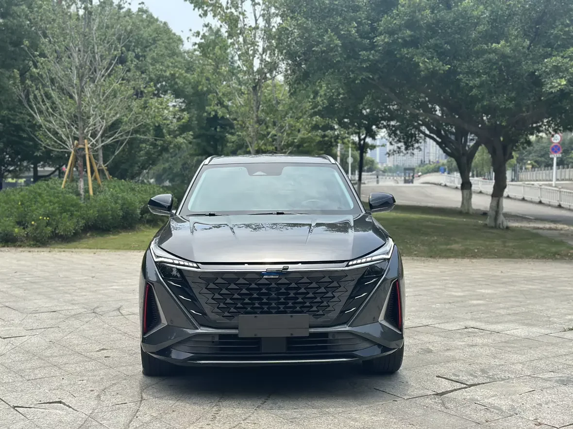 Oshan Changan Auchan Z6