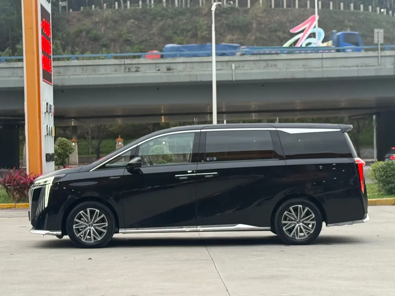 GAC Trumpchi M8