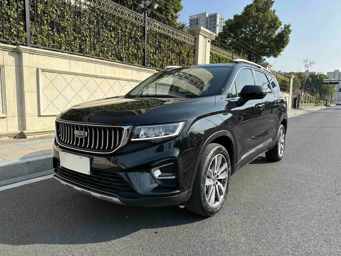 Geely Okavango