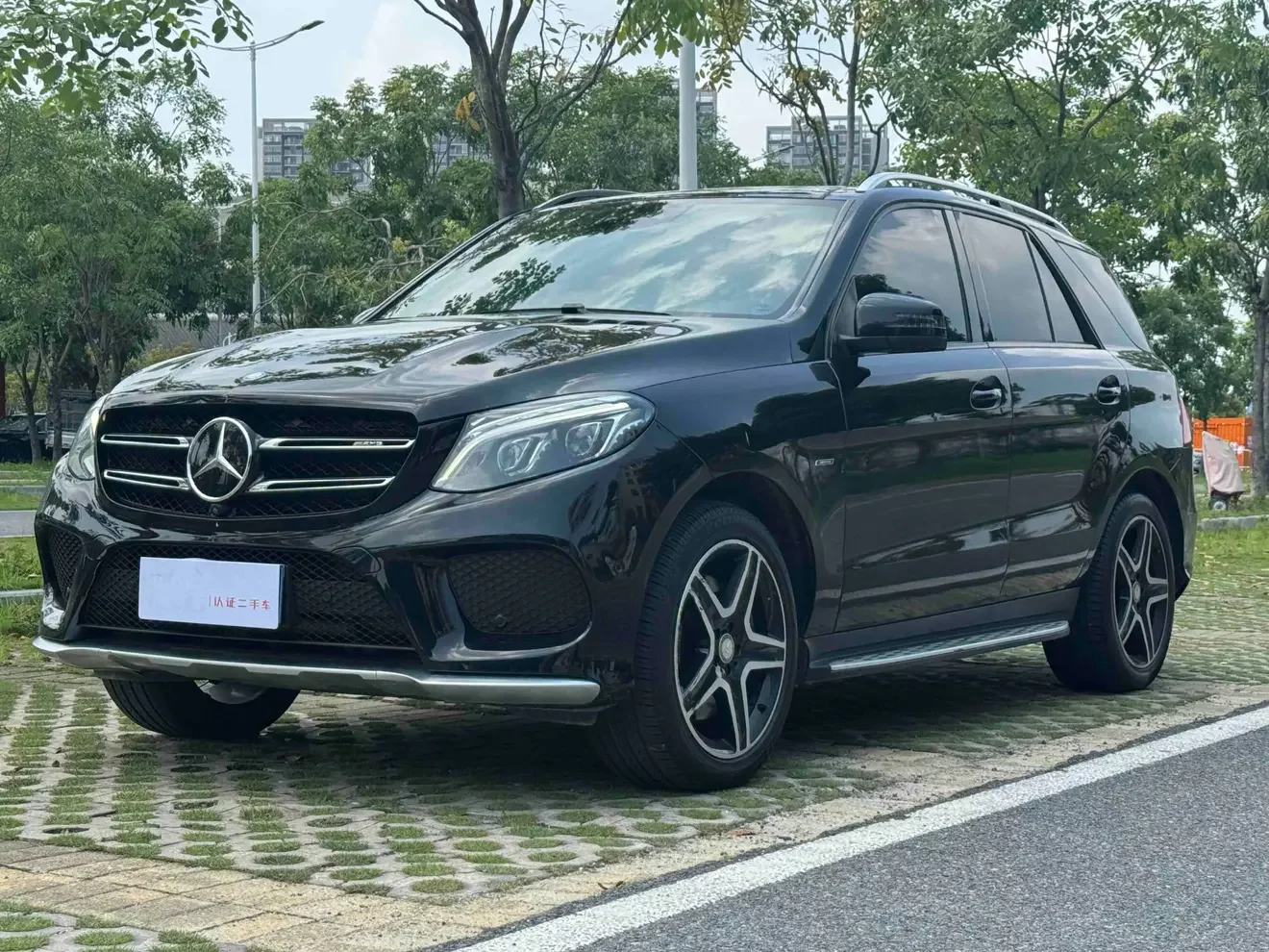 Mercedes-Benz GLE (Imported)