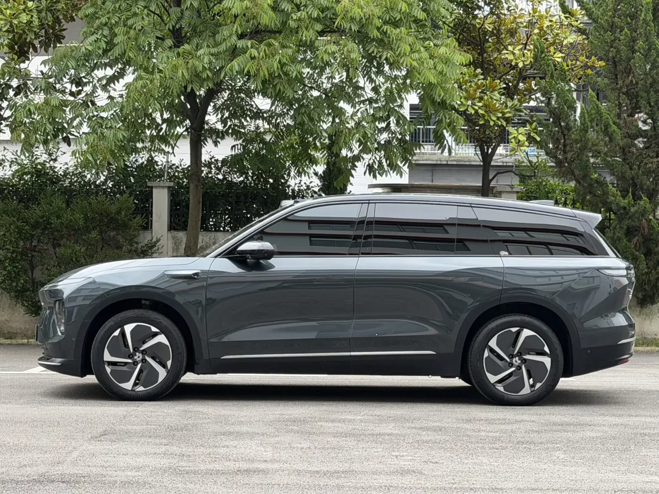 NIO ES8