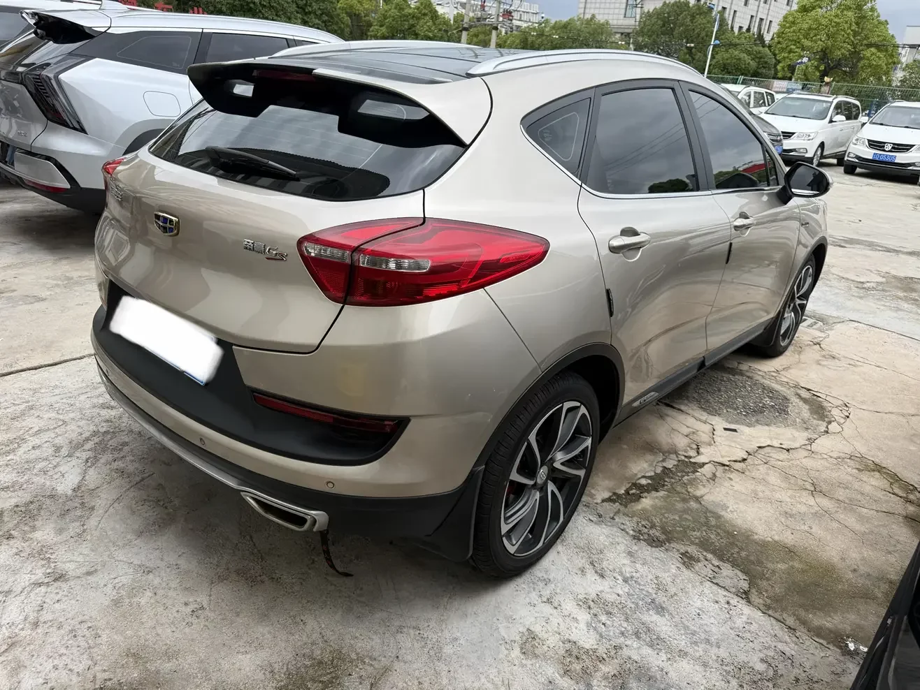 Geely Emgrand GS