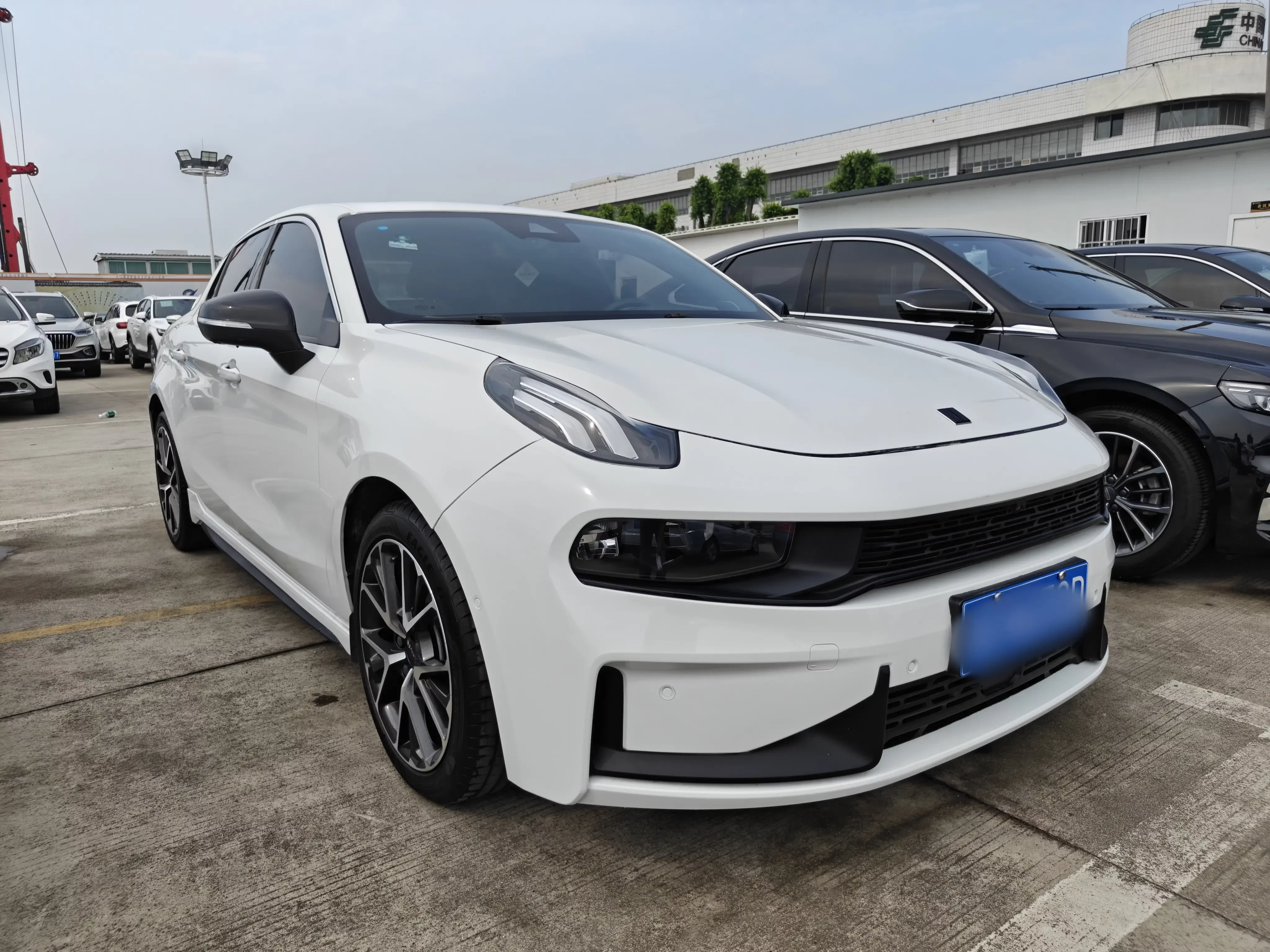 Lynk & Co 03