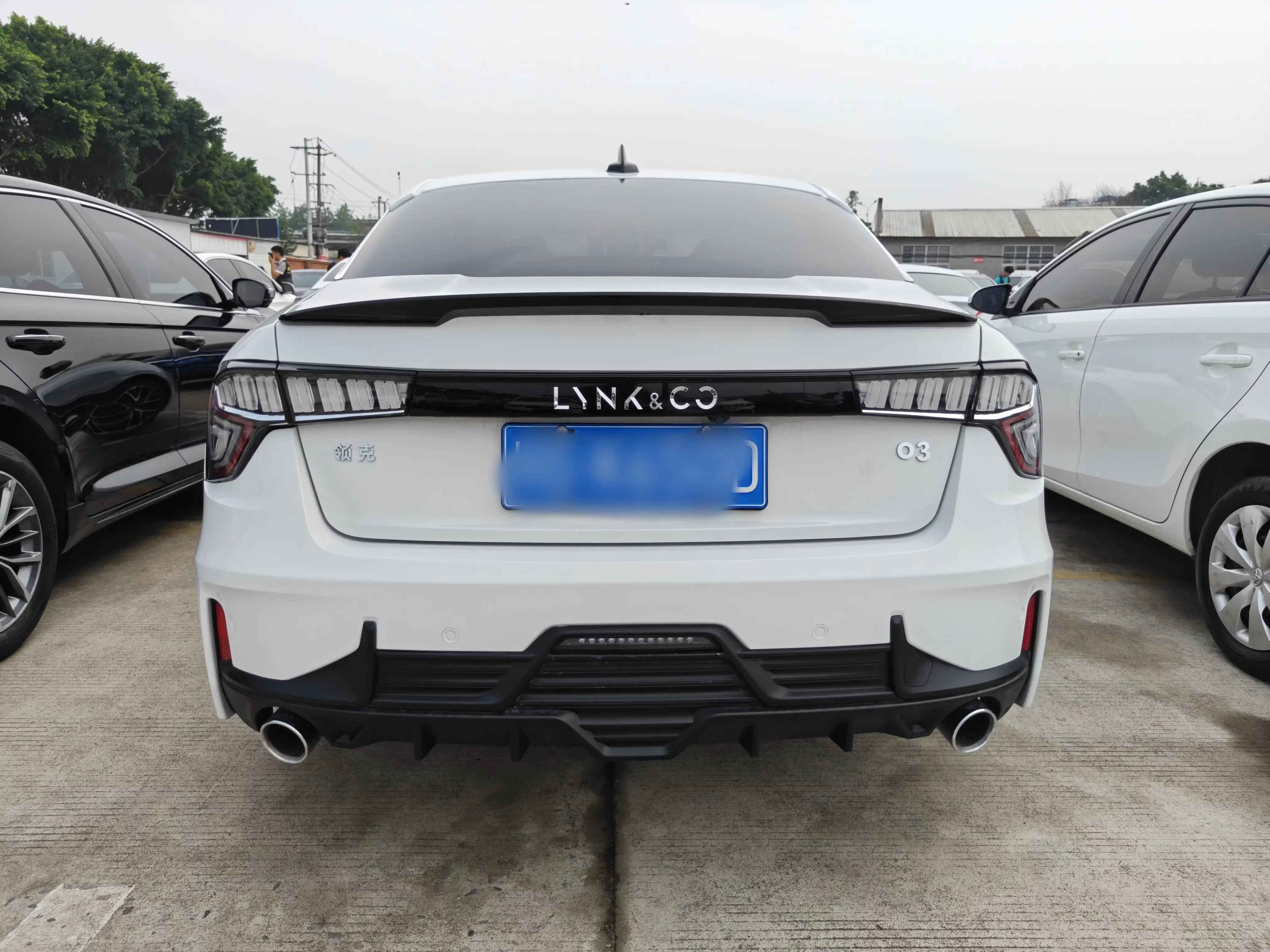 Lynk & Co 03