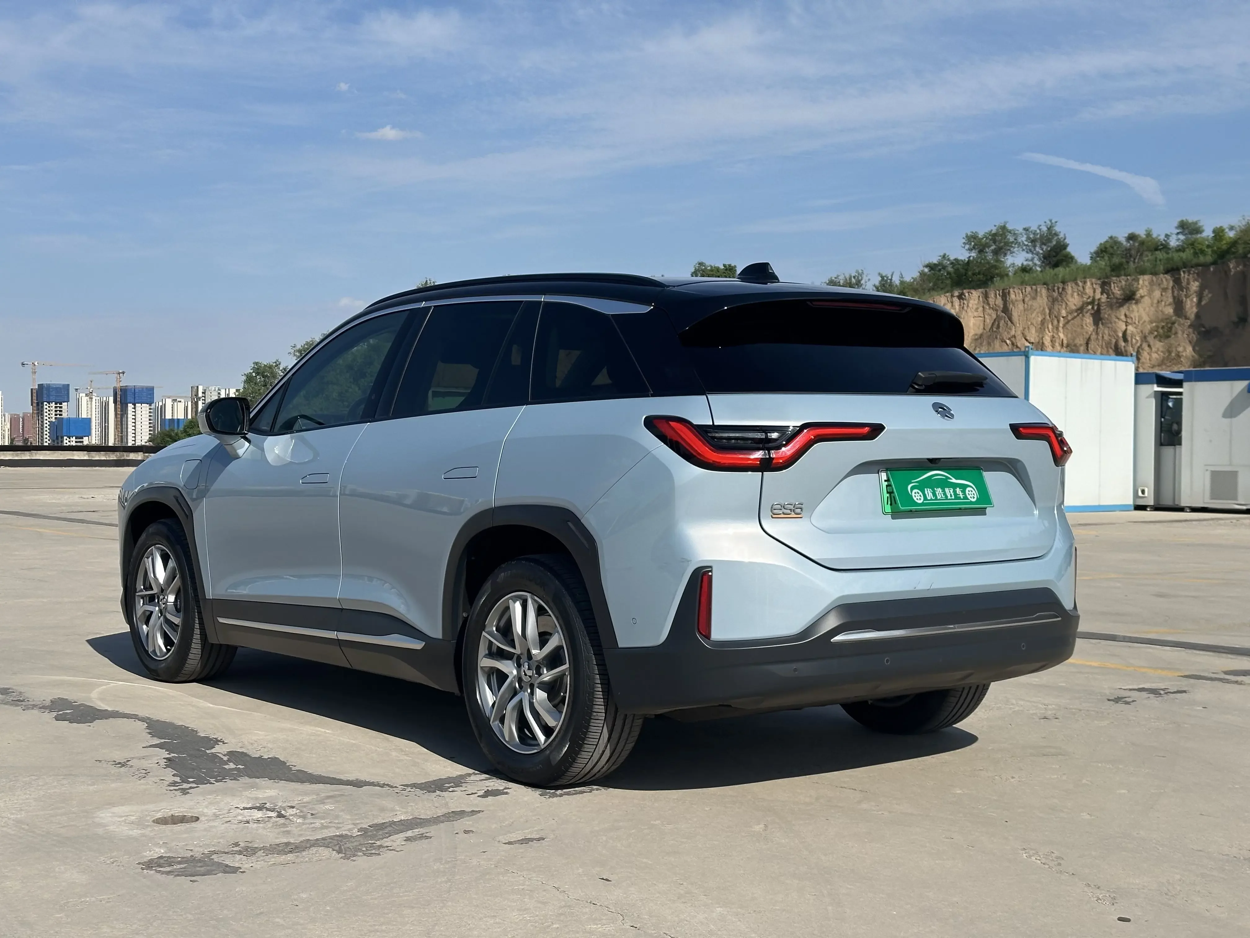 NIO ES6
