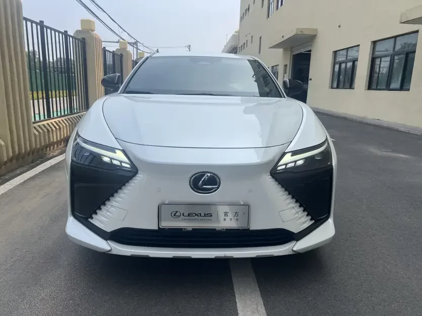 Lexus RZ