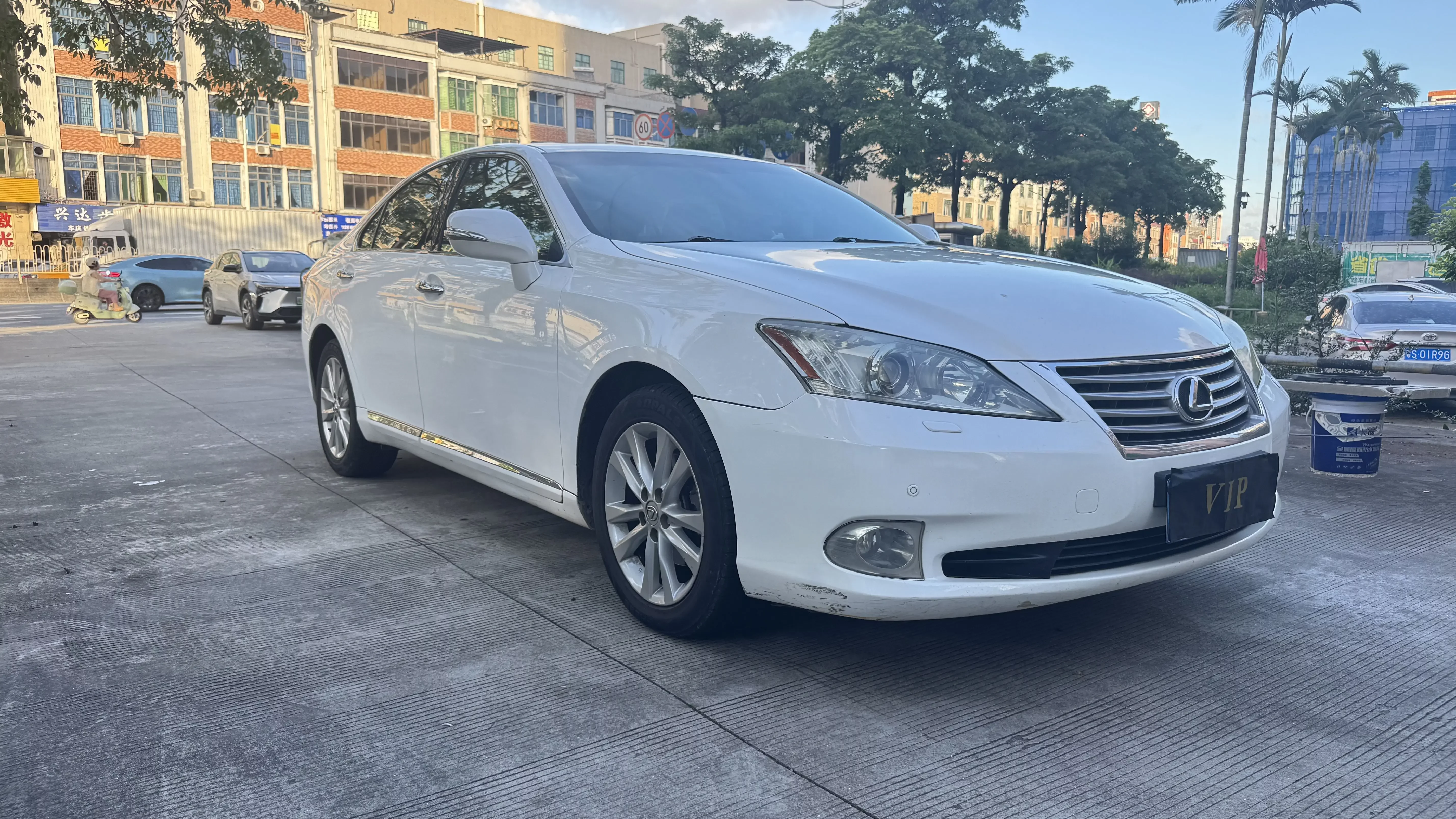 Lexus ES