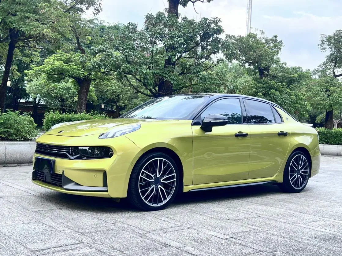 Lynk & Co 03