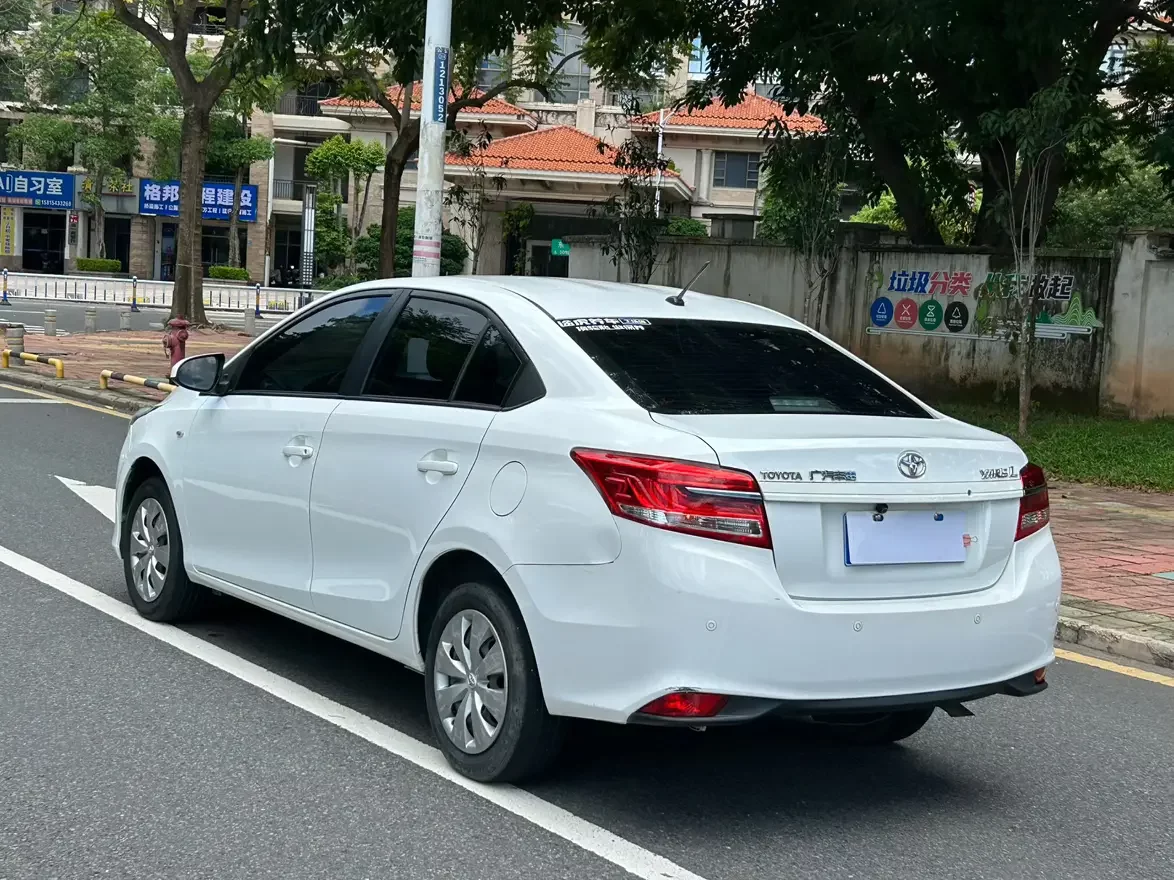 Toyota YARiS L Enjoy