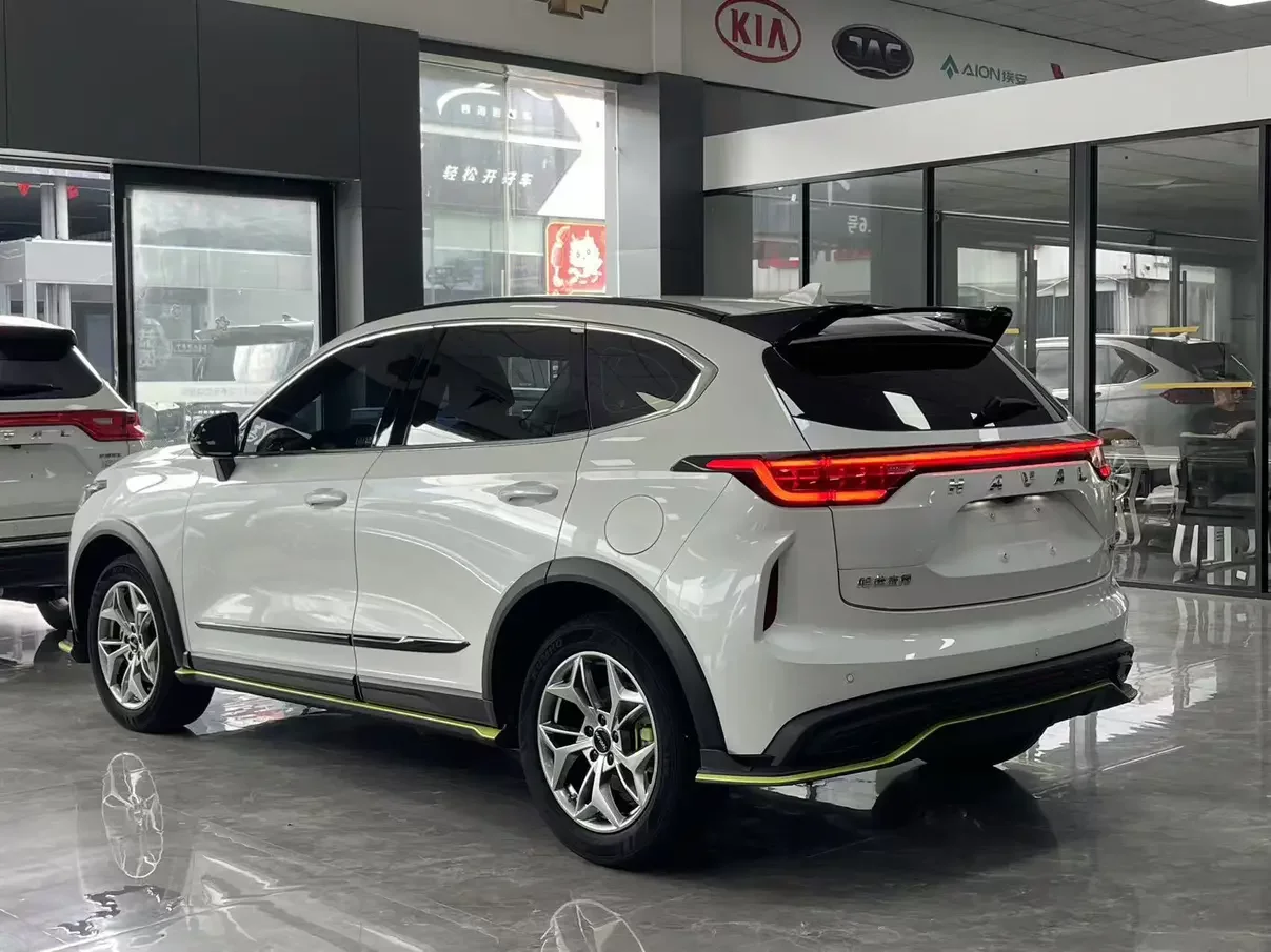 Haval Harvard Red Rabbit