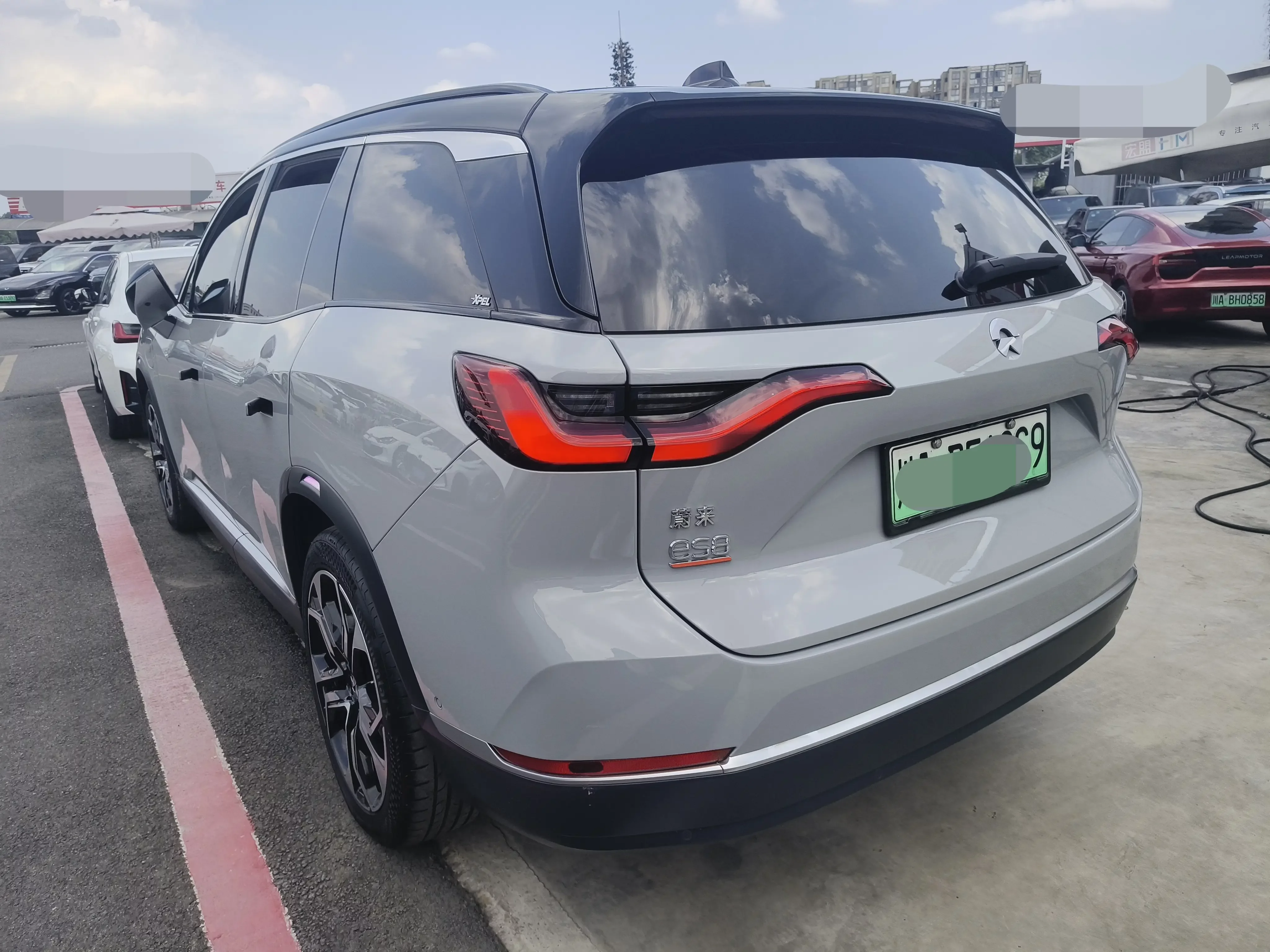 NIO ES8