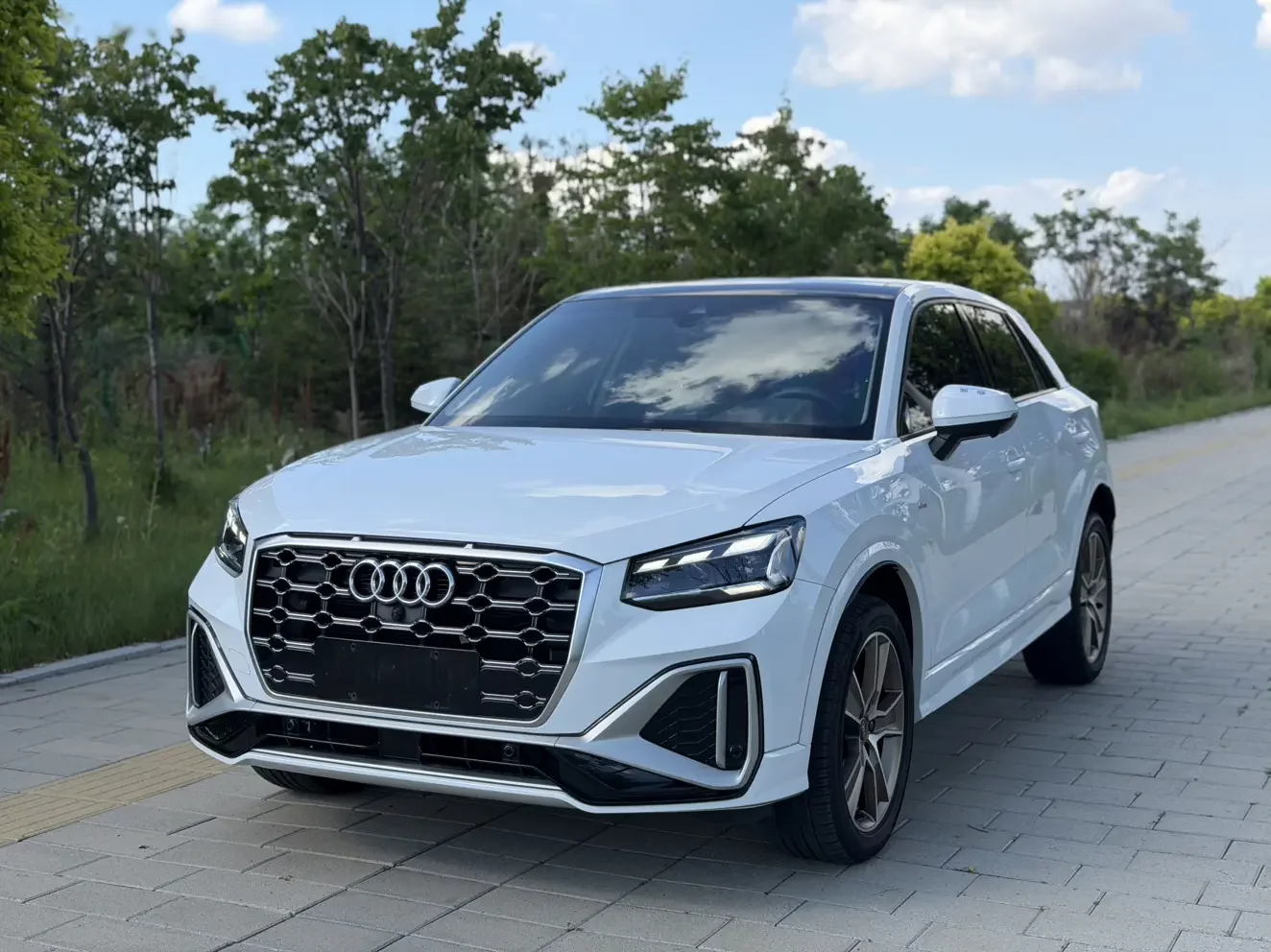 AUDI Q2L