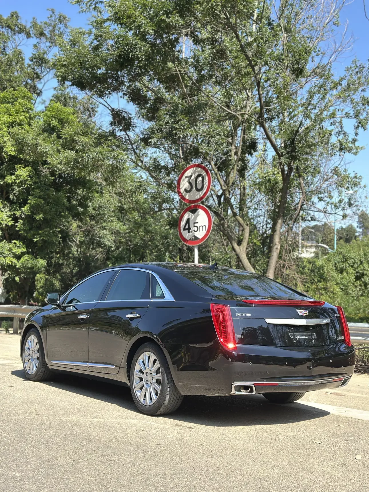 Cadillac XTS